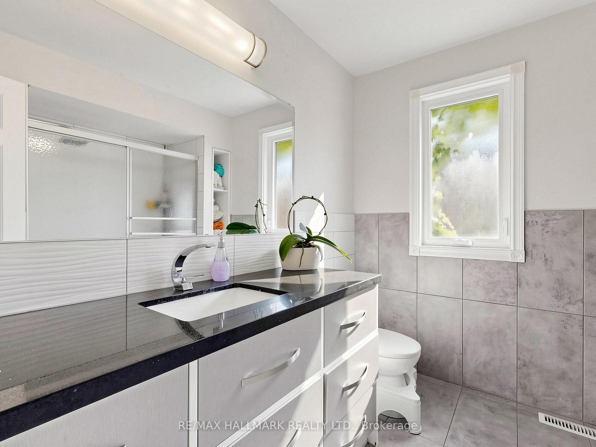 Photo 33 of 54 Stave Crescent, Richmond Hill, Westbrook — HOMEH