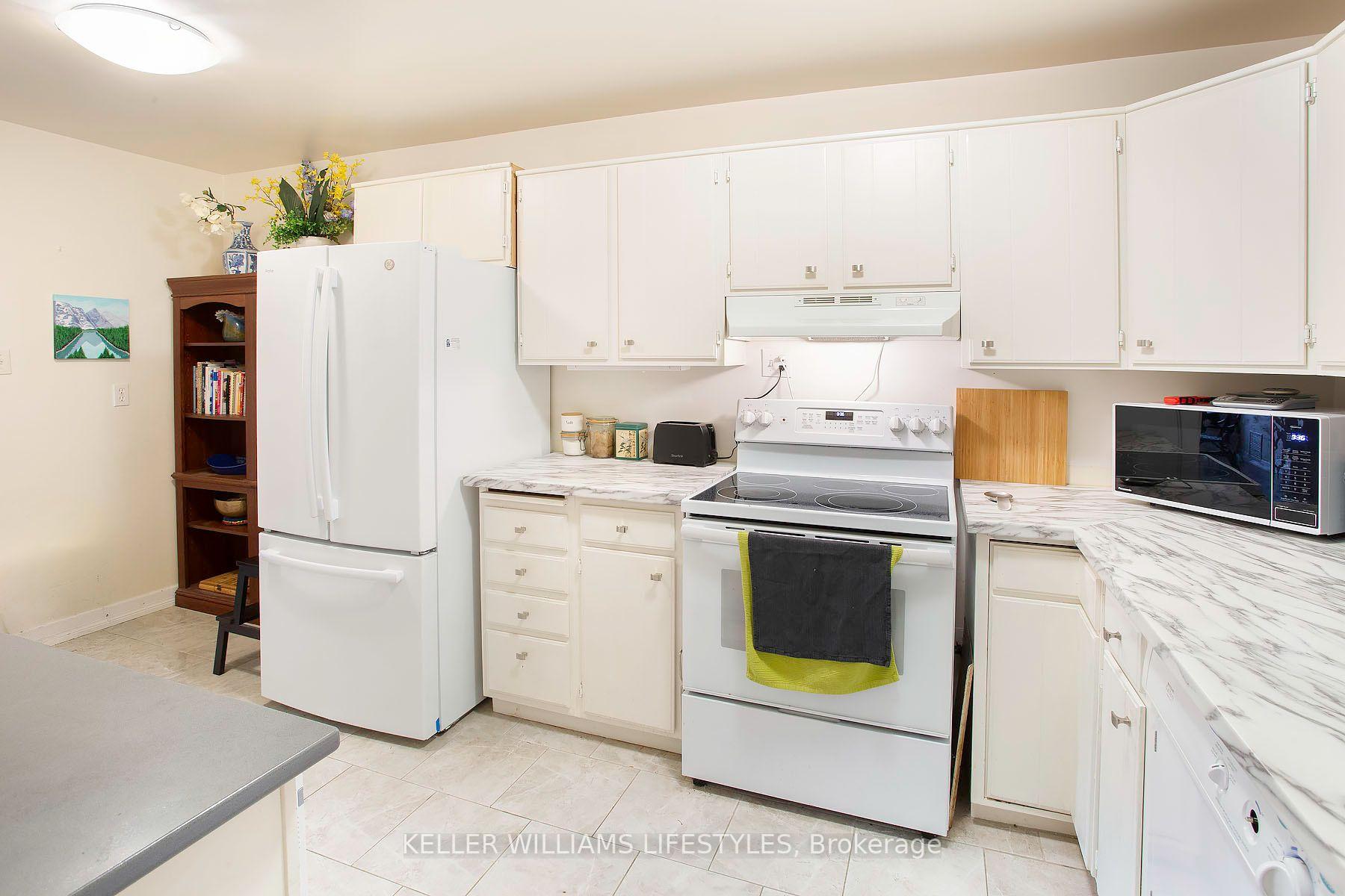 Photo 12 of Unit 104, 200 Everglade Crescent, London, North P — HOMEH