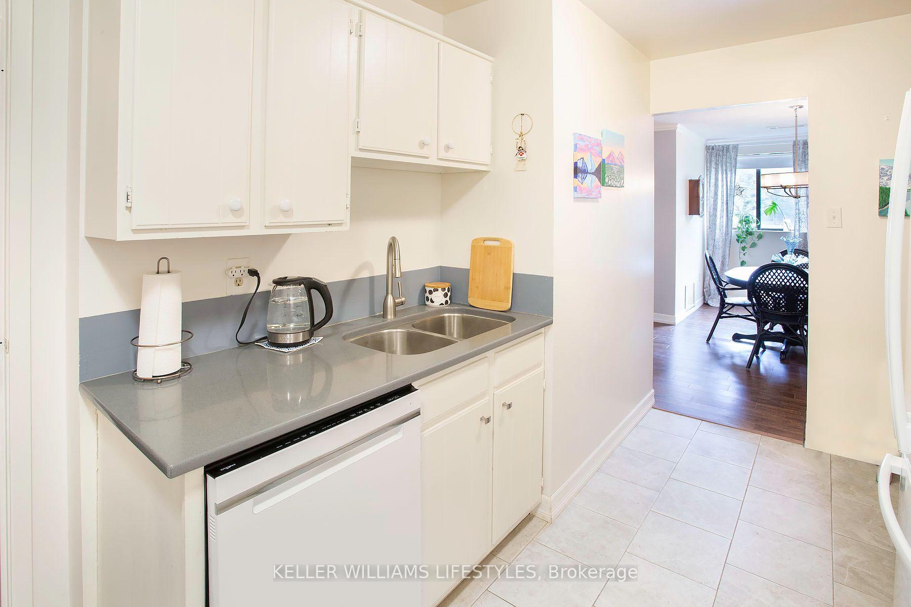 Photo 14 of Unit 104, 200 Everglade Crescent, London, North P — HOMEH