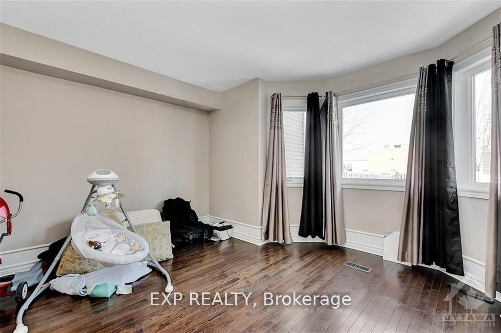 Photo 4 of 535 Salzburg Drive, Ottawa, Notting Hill/Summerside — HOMEH