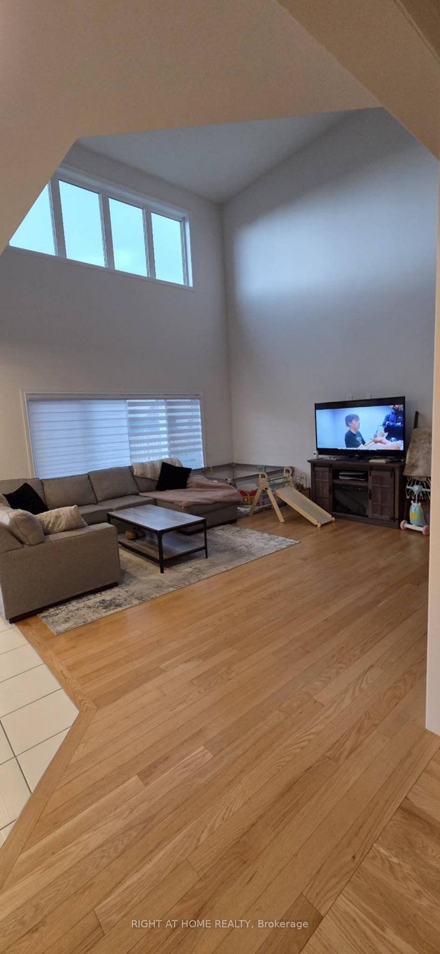 Photo 8 of 941 Wickham Road, Innisfil, Alcona — HOMEH