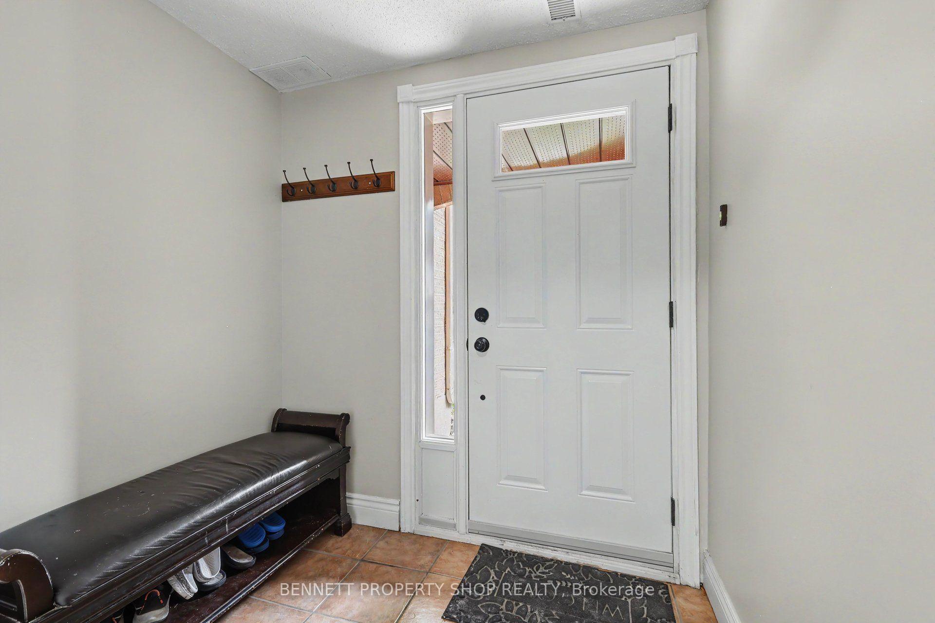 Photo 2 of 19 Lightfoot Place, Ottawa, Kanata - Katimavik — HOMEH