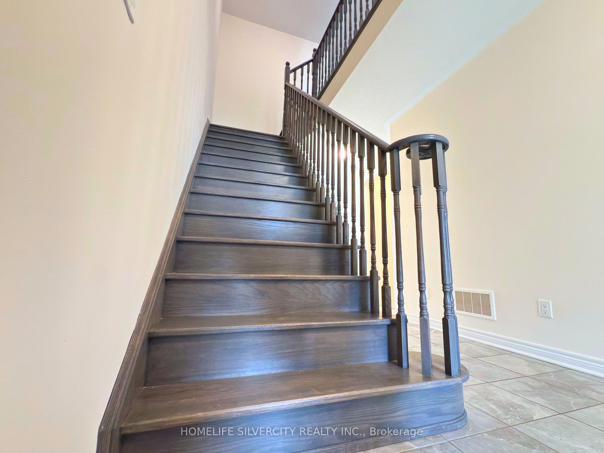 Photo 10 of 35 Sparkle Drive, Thorold, Rolling Meadows — HOMEH