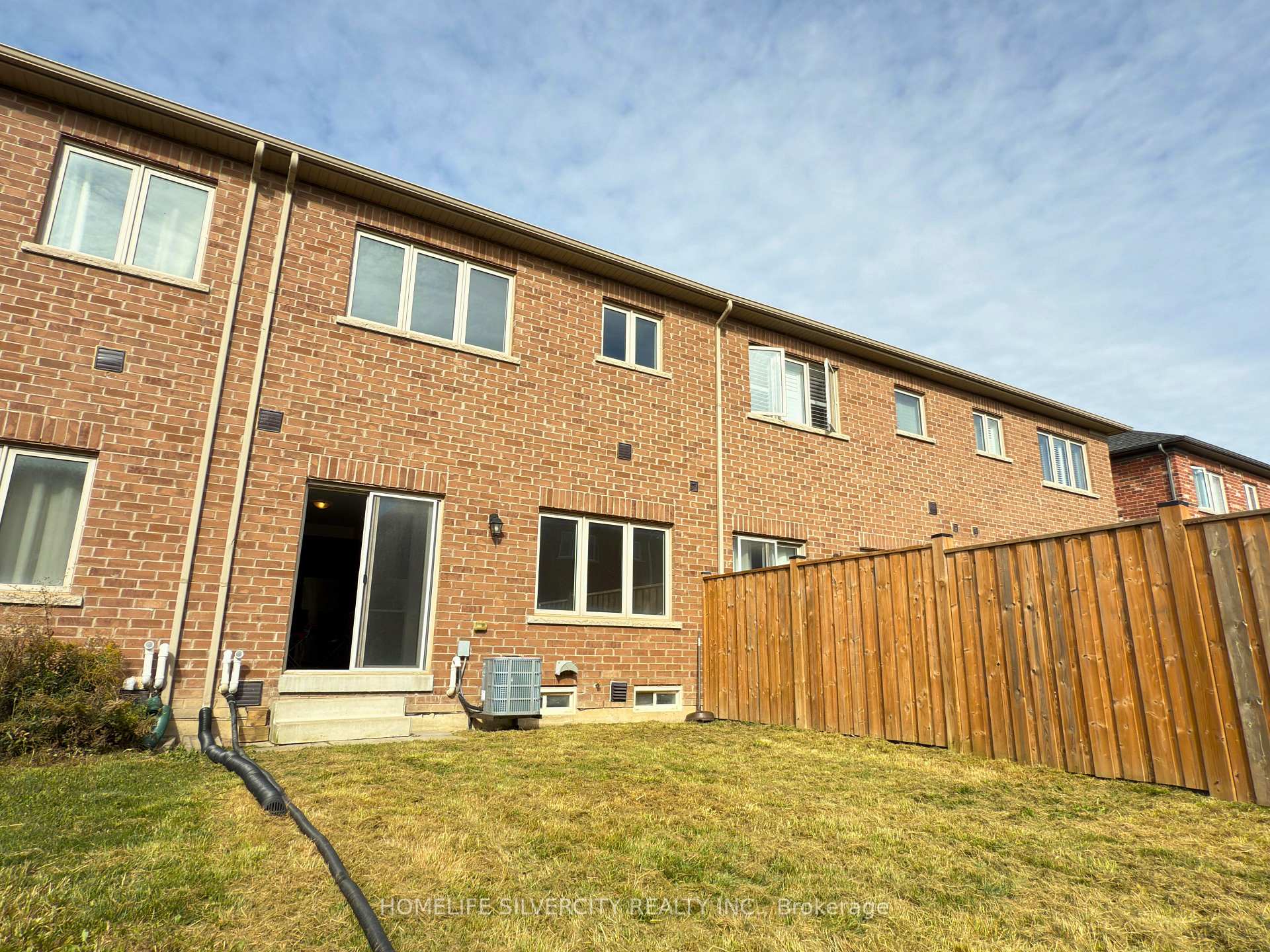 Photo 26 of 35 Sparkle Drive, Thorold, Rolling Meadows — HOMEH
