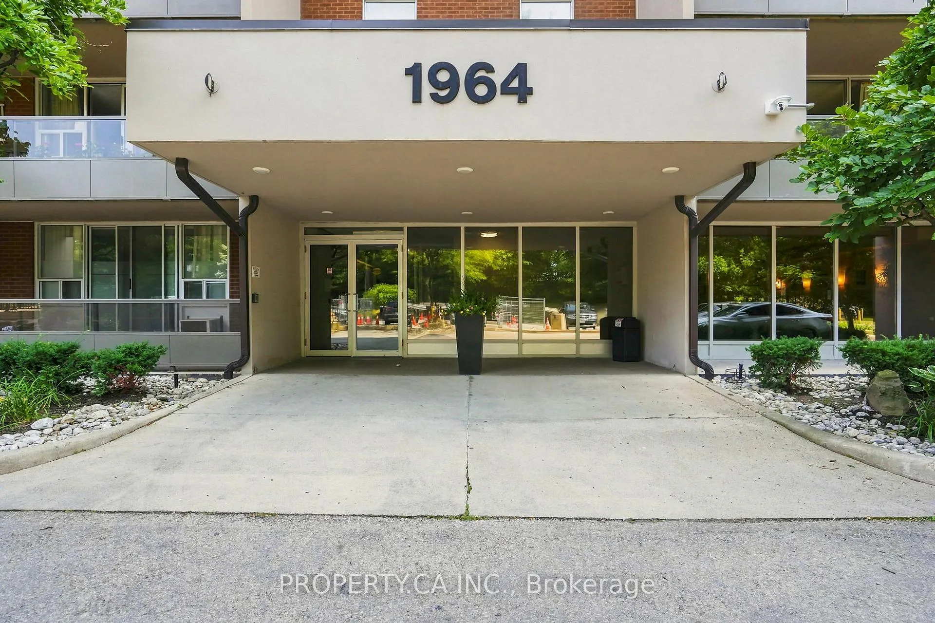 Photo 43 of Unit 1107, 1964 Main Street W, Hamilton, Ainslie Wood — HOMEH