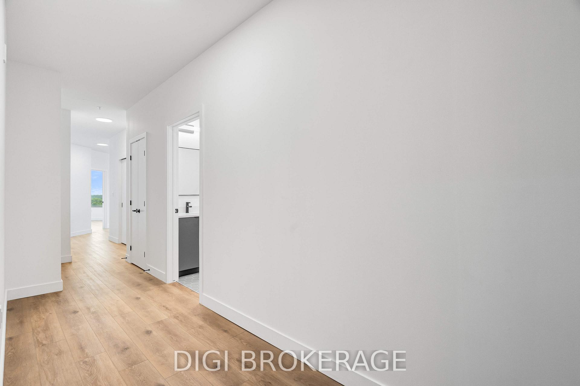 Photo 5 of Unit 826, 1600 James Naismith Drive, Ottawa, Pineview — HOMEH