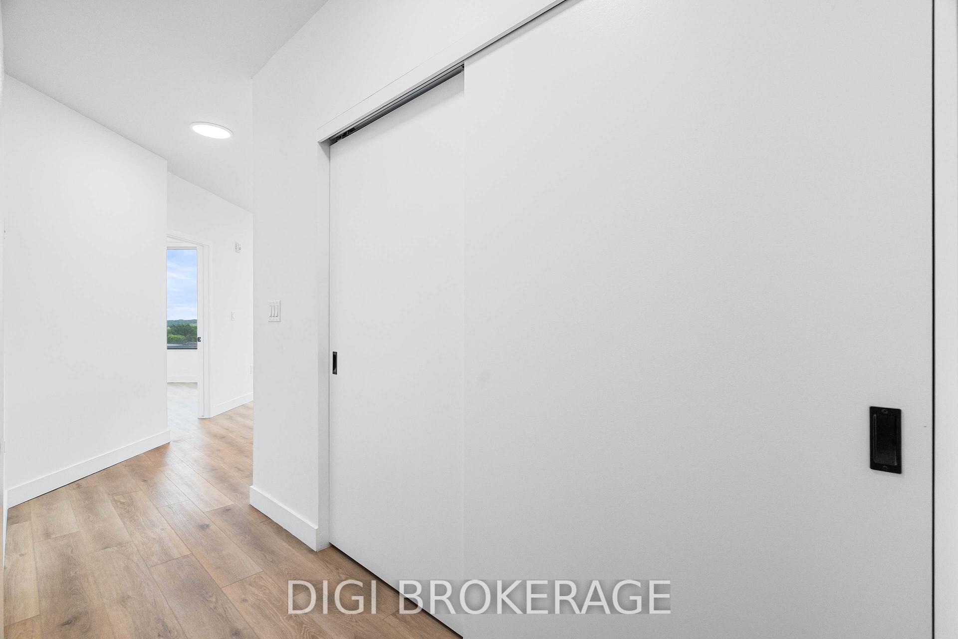 Photo 7 of Unit 826, 1600 James Naismith Drive, Ottawa, Pineview — HOMEH