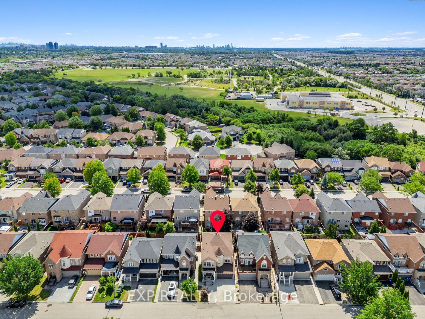 Photo 29 of 1 Sedgewick Circle, Brampton, Fletcher's Meadow — HOMEH