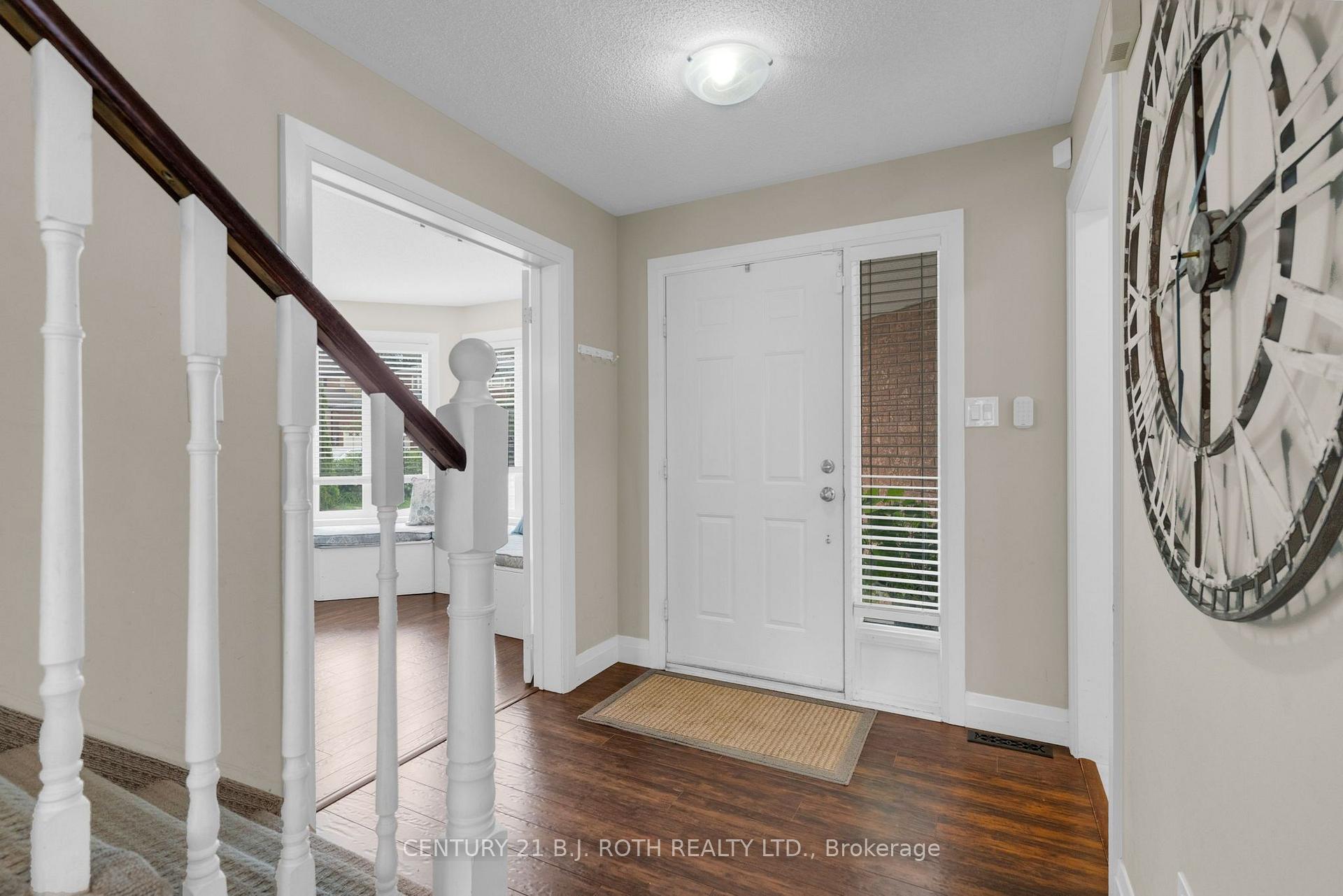 Photo 3 of 55 Gibbon Drive, Barrie, Letitia Heights — HOMEH