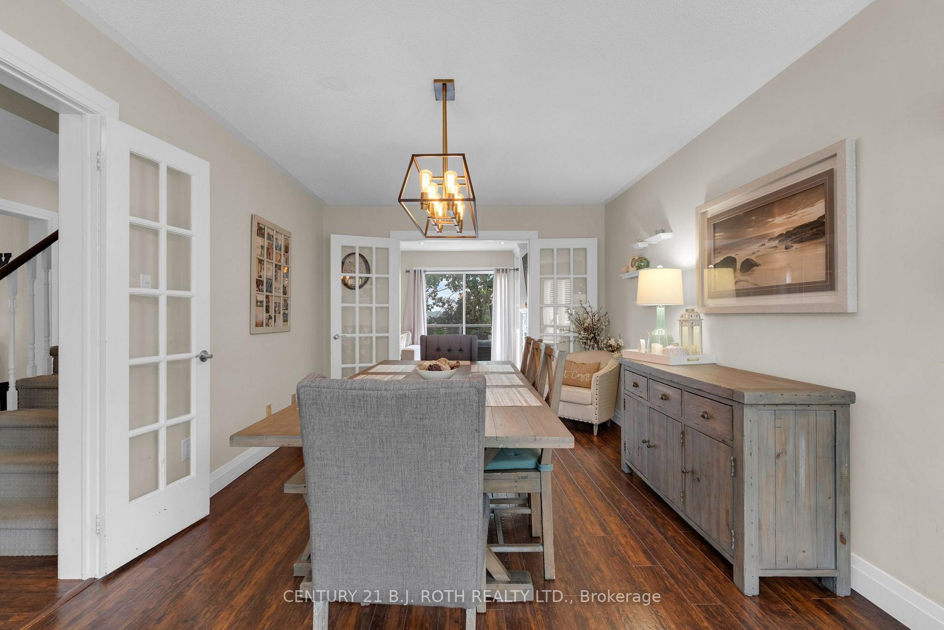 Photo 4 of 55 Gibbon Drive, Barrie, Letitia Heights — HOMEH