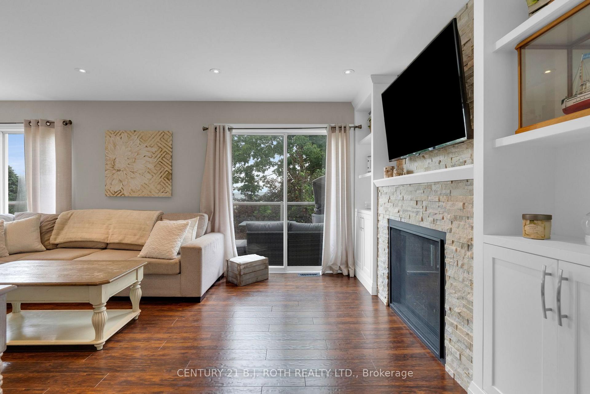 Photo 7 of 55 Gibbon Drive, Barrie, Letitia Heights — HOMEH