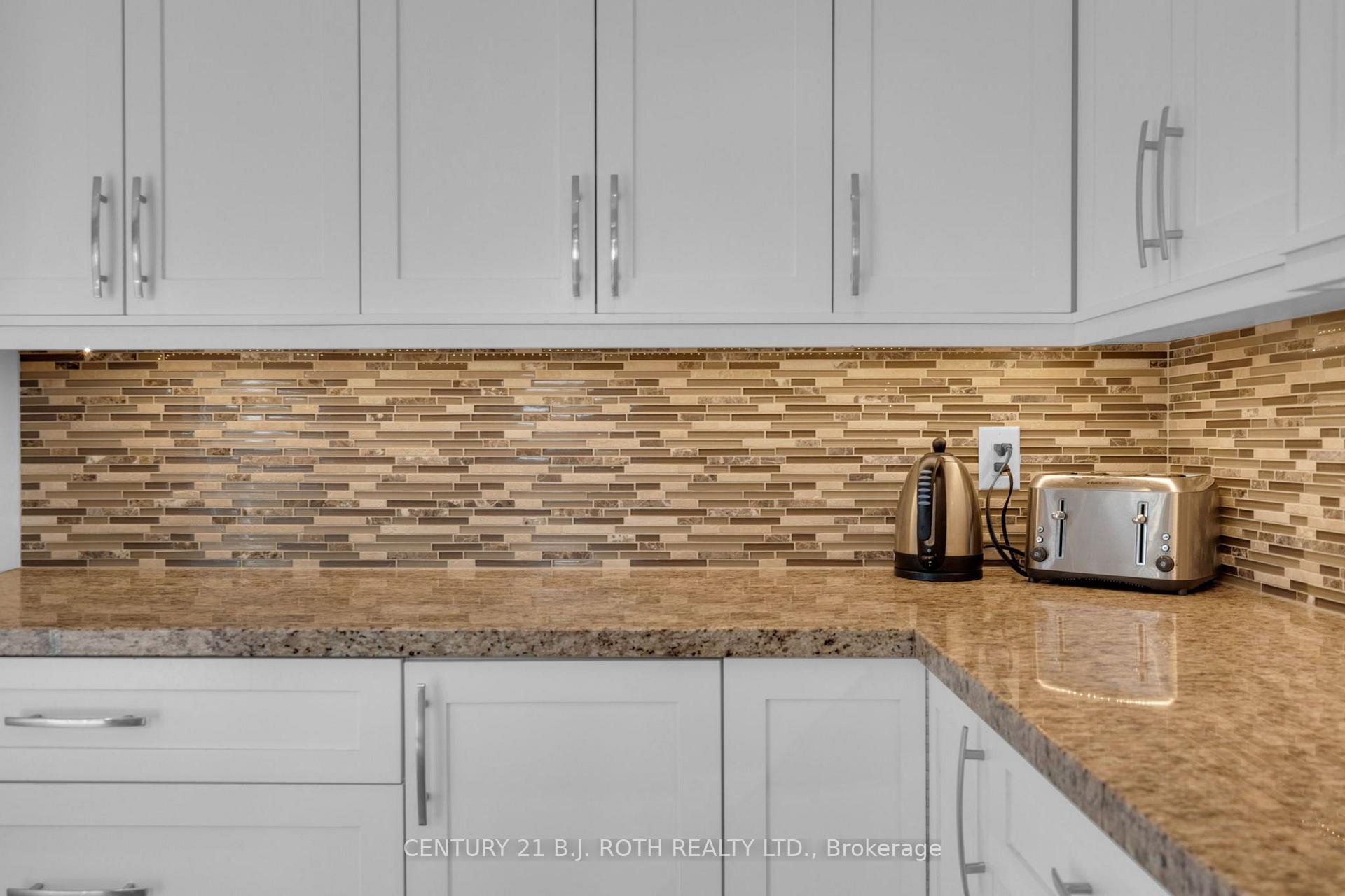 Photo 12 of 55 Gibbon Drive, Barrie, Letitia Heights — HOMEH