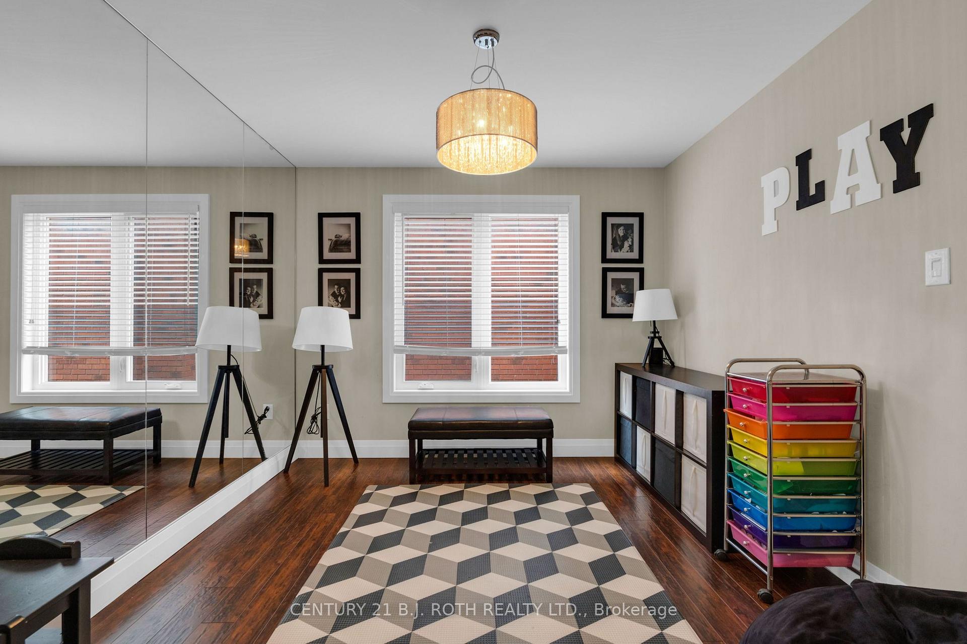Photo 13 of 55 Gibbon Drive, Barrie, Letitia Heights — HOMEH