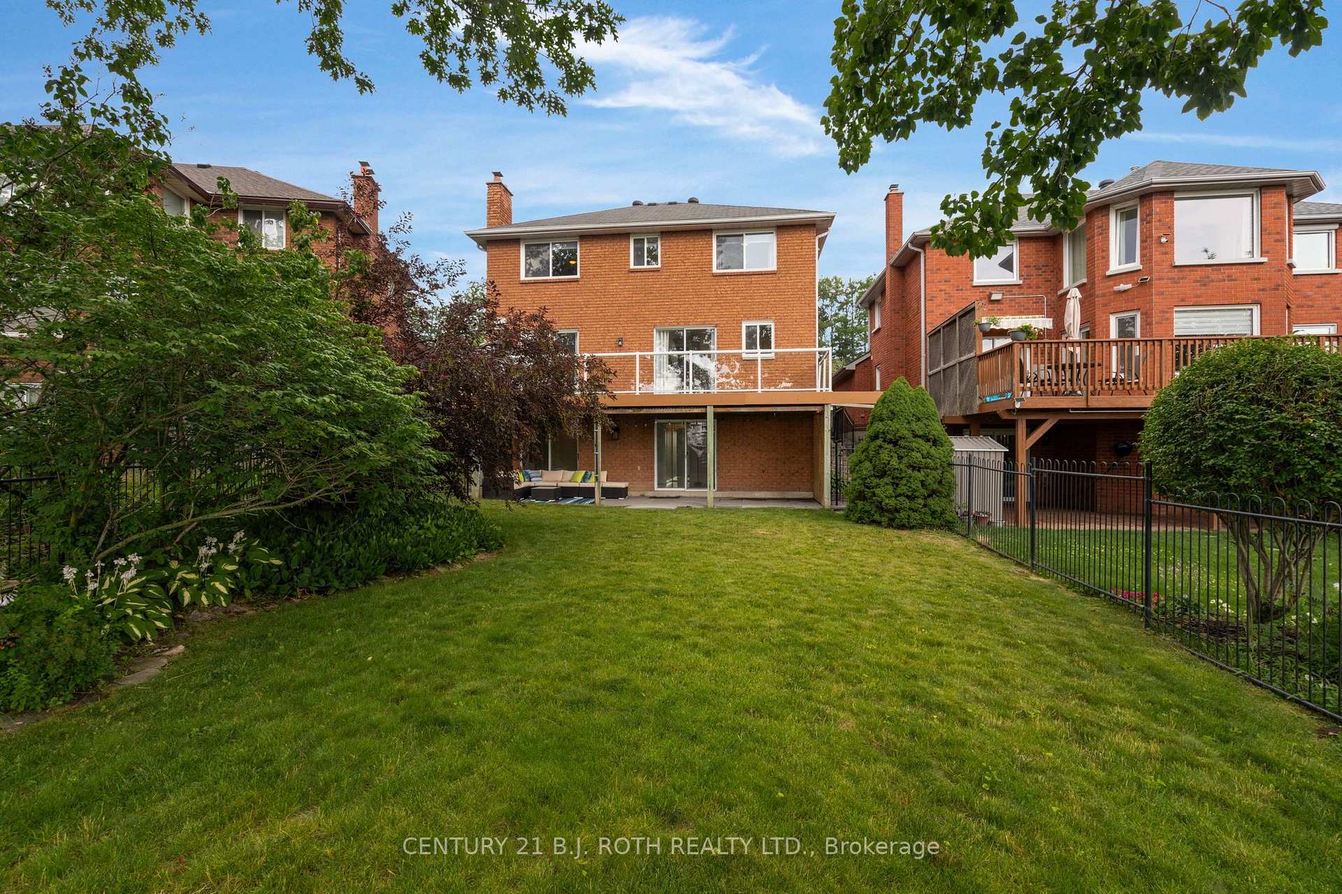 Photo 22 of 55 Gibbon Drive, Barrie, Letitia Heights — HOMEH