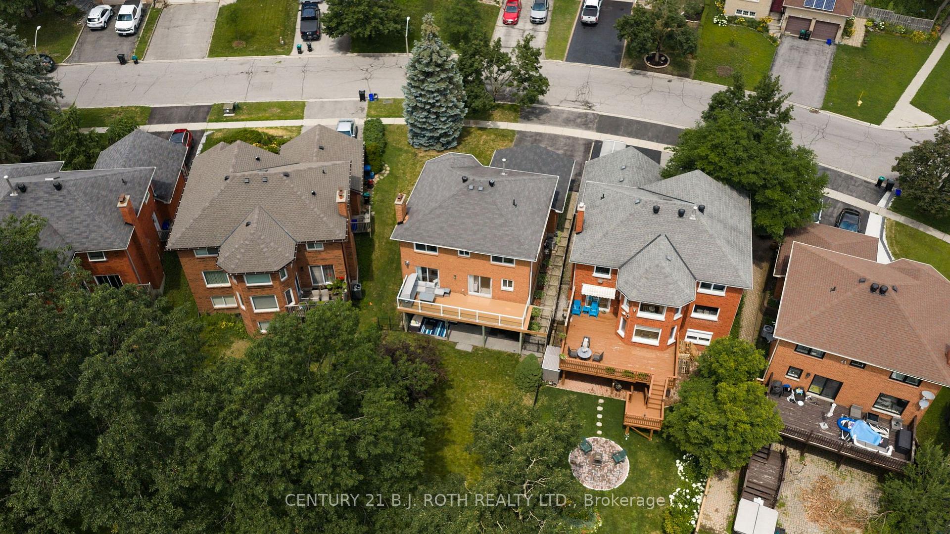 Photo 24 of 55 Gibbon Drive, Barrie, Letitia Heights — HOMEH
