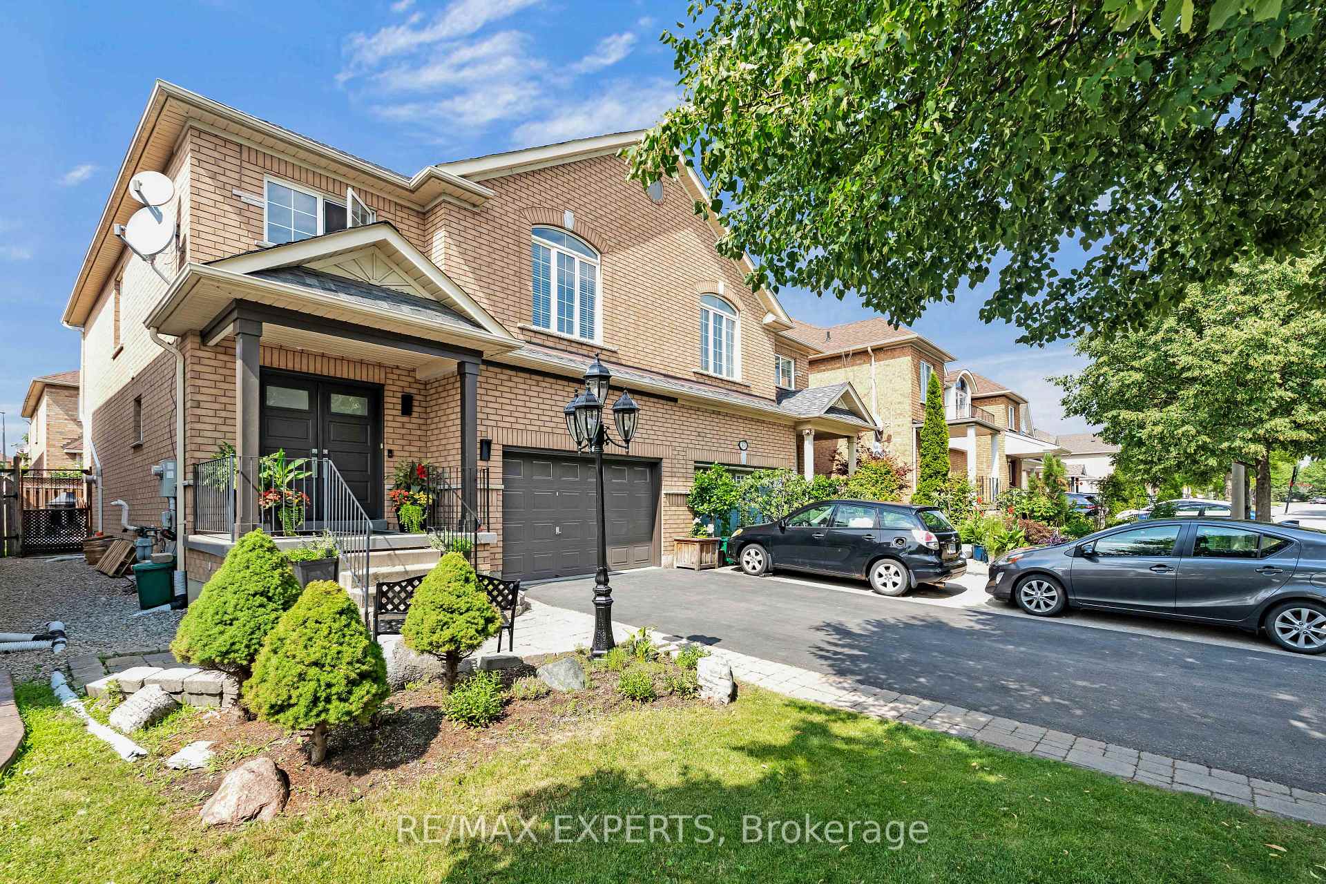 Photo 4 of 165 Adventure Crescent, Vaughan, Vellore Village — HOMEH