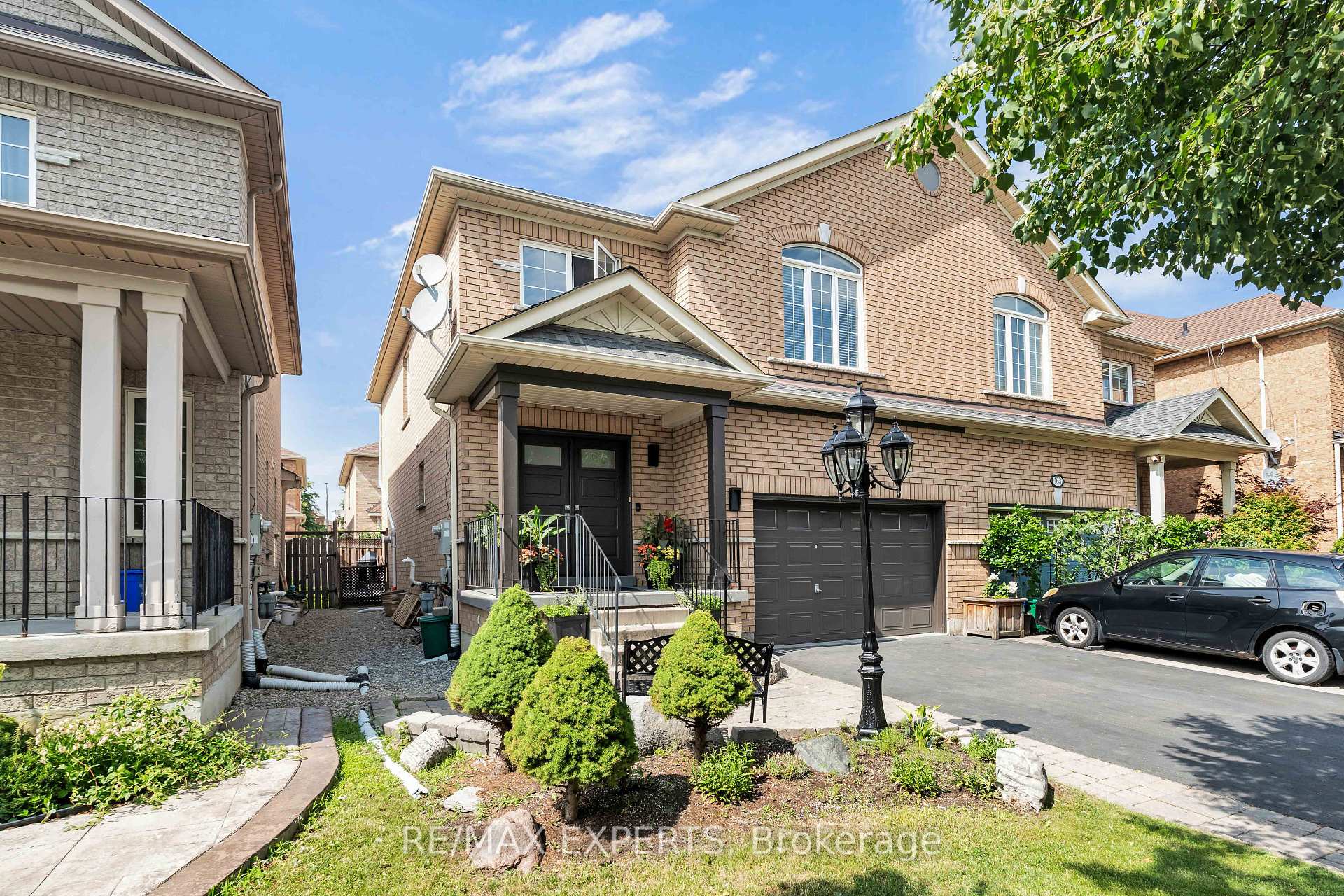 Photo 5 of 165 Adventure Crescent, Vaughan, Vellore Village — HOMEH