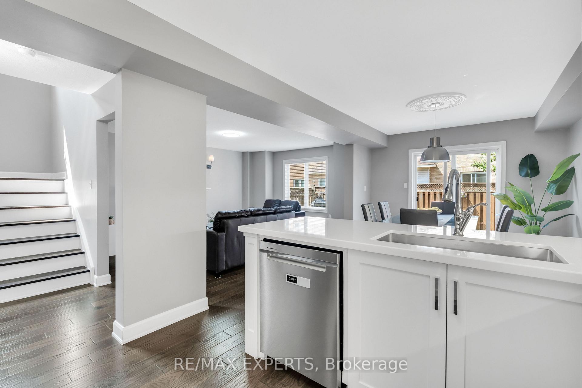 Photo 16 of 165 Adventure Crescent, Vaughan, Vellore Village — HOMEH