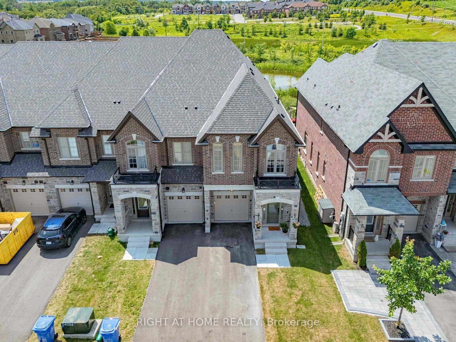 Photo 2 of 64 Beechborough Crescent, East Gwillimbury, Sharon — HOMEH