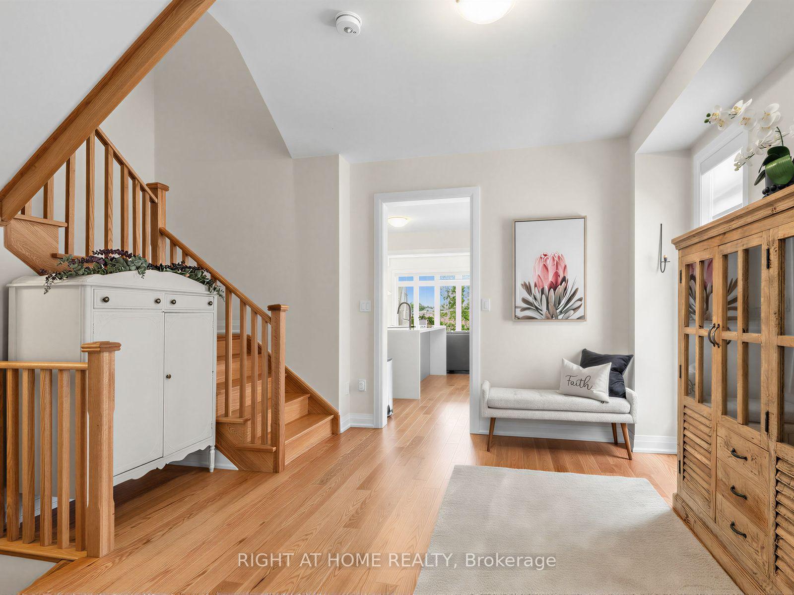 Photo 16 of 64 Beechborough Crescent, East Gwillimbury, Sharon — HOMEH