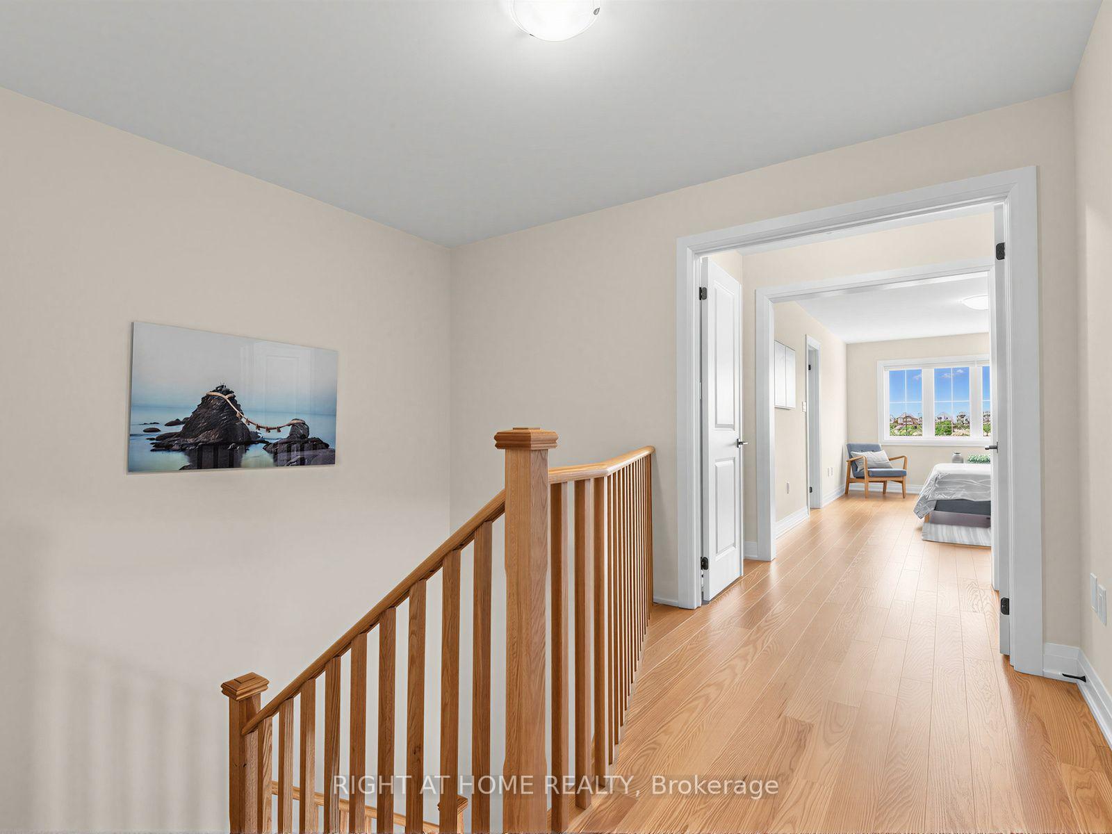 Photo 19 of 64 Beechborough Crescent, East Gwillimbury, Sharon — HOMEH