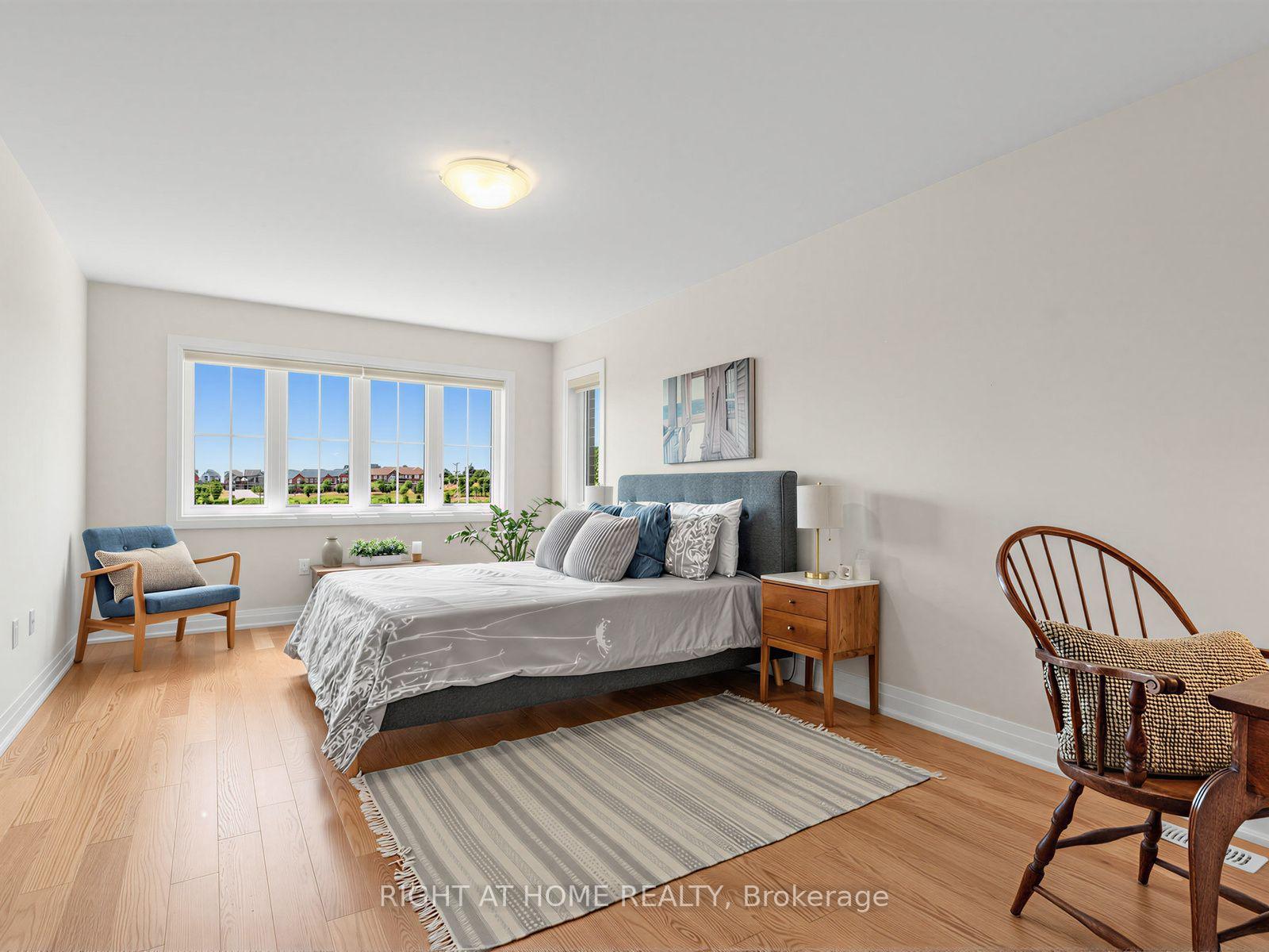 Photo 20 of 64 Beechborough Crescent, East Gwillimbury, Sharon — HOMEH