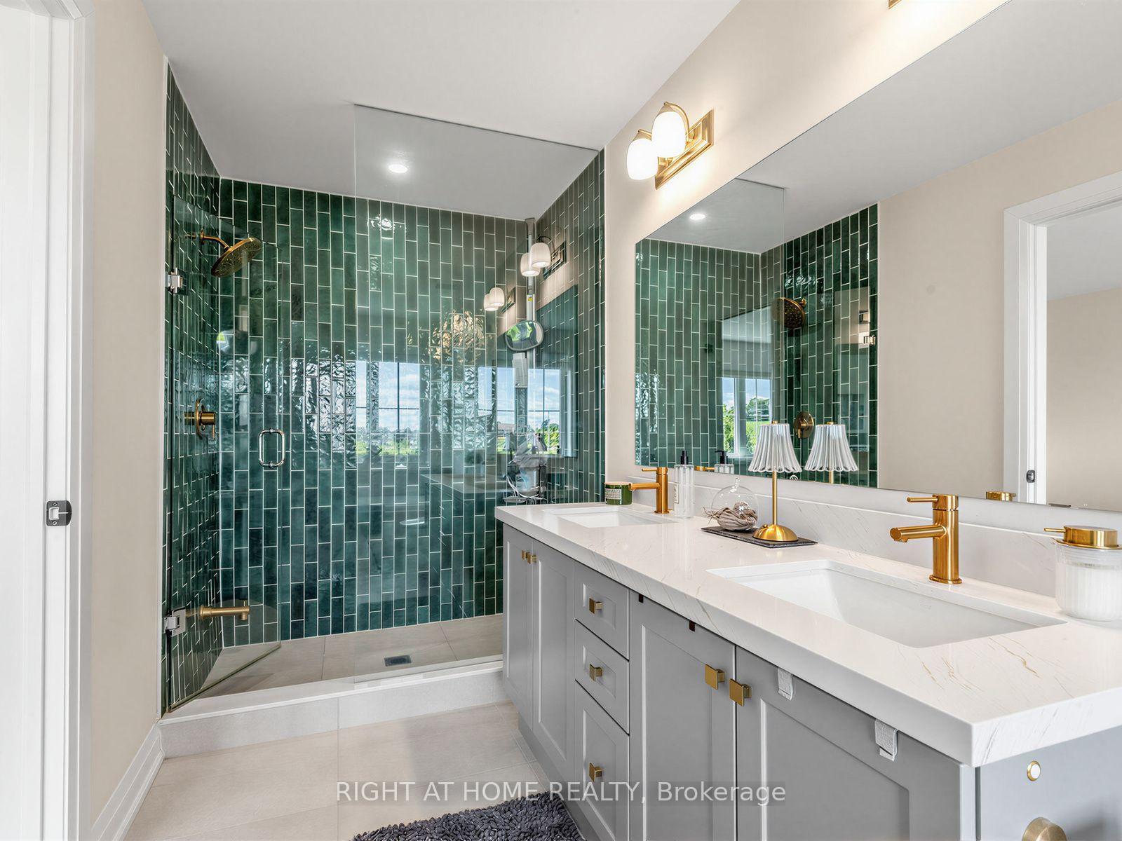 Photo 22 of 64 Beechborough Crescent, East Gwillimbury, Sharon — HOMEH
