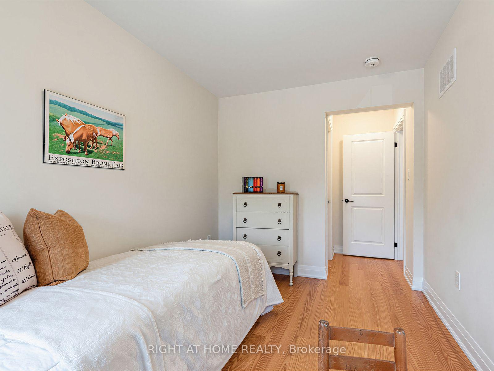 Photo 27 of 64 Beechborough Crescent, East Gwillimbury, Sharon — HOMEH