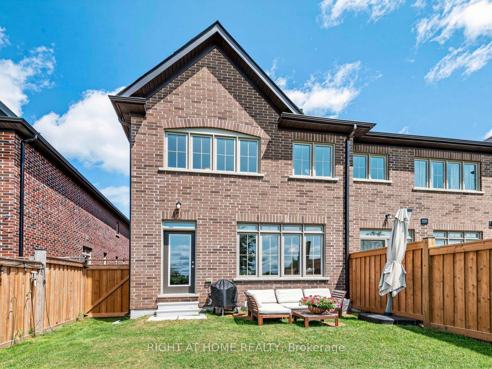 Photo 30 of 64 Beechborough Crescent, East Gwillimbury, Sharon — HOMEH