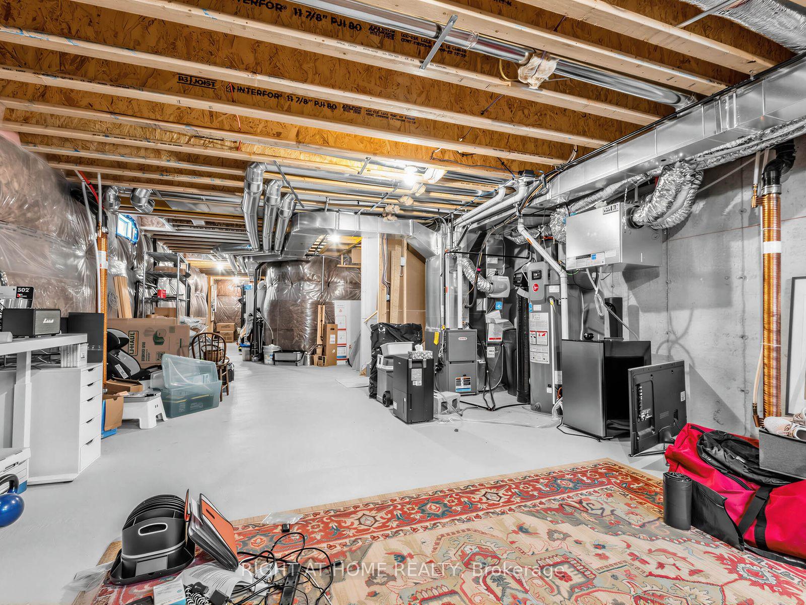 Photo 36 of 64 Beechborough Crescent, East Gwillimbury, Sharon — HOMEH