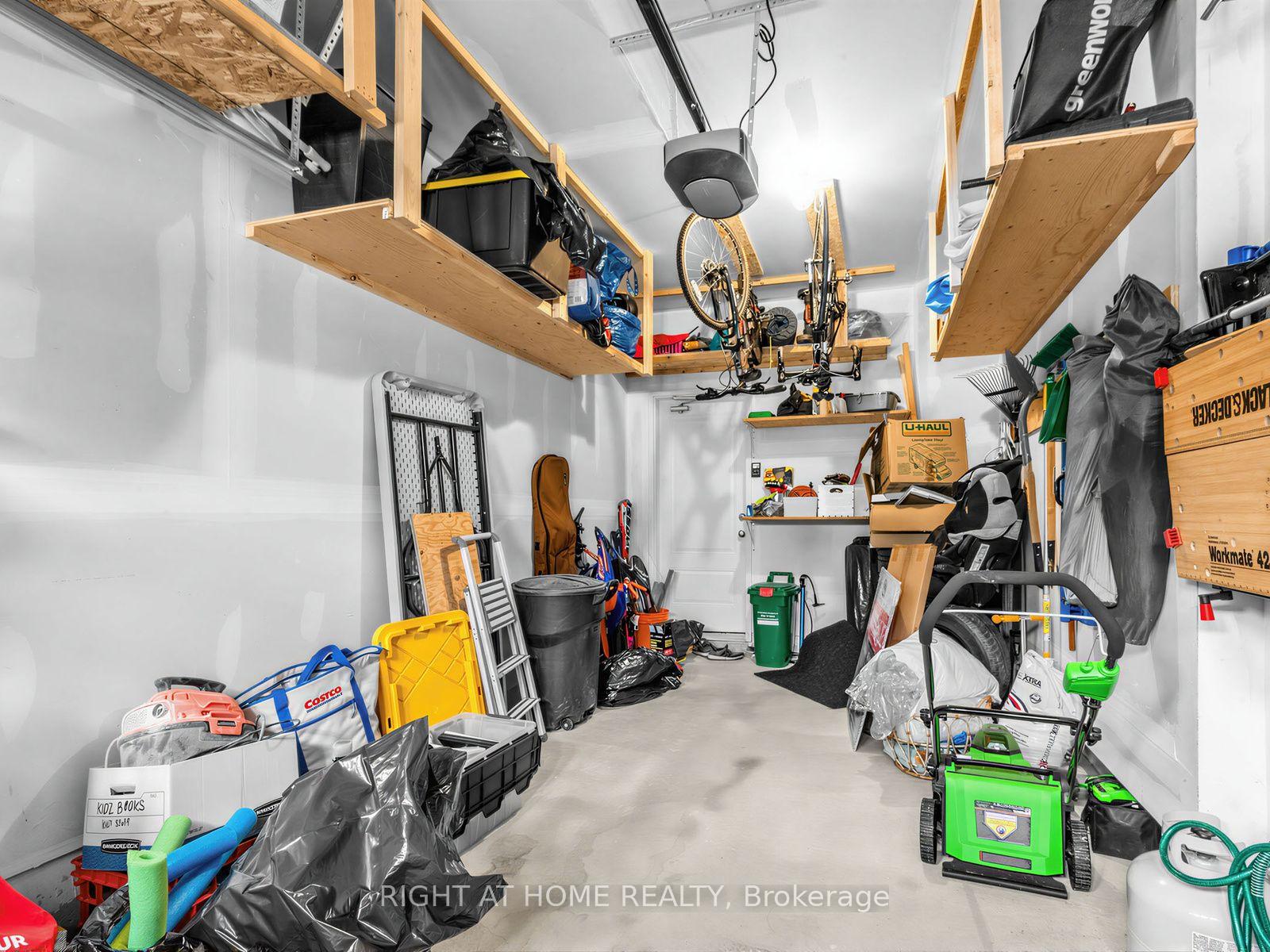 Photo 37 of 64 Beechborough Crescent, East Gwillimbury, Sharon — HOMEH