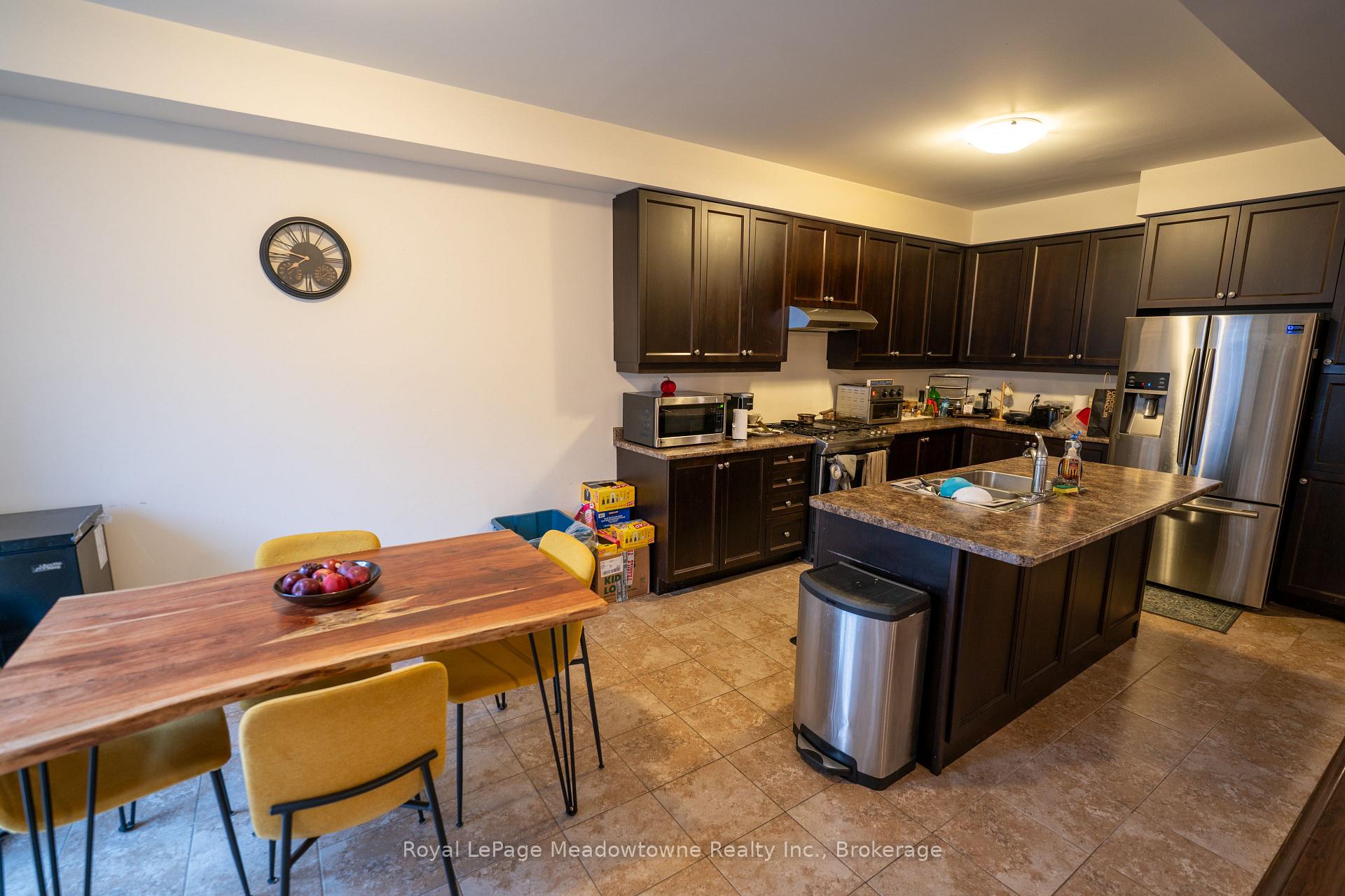 Photo 11 of 1528 Chretien Street, Milton, Ford — HOMEH