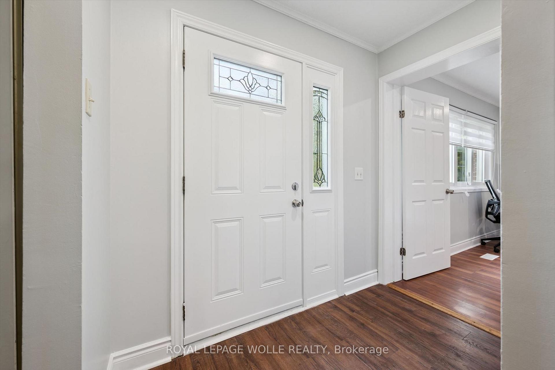 Photo 2 of Unit 11, 121 University Avenue E, Waterloo, Downtown Waterloo — HOMEH