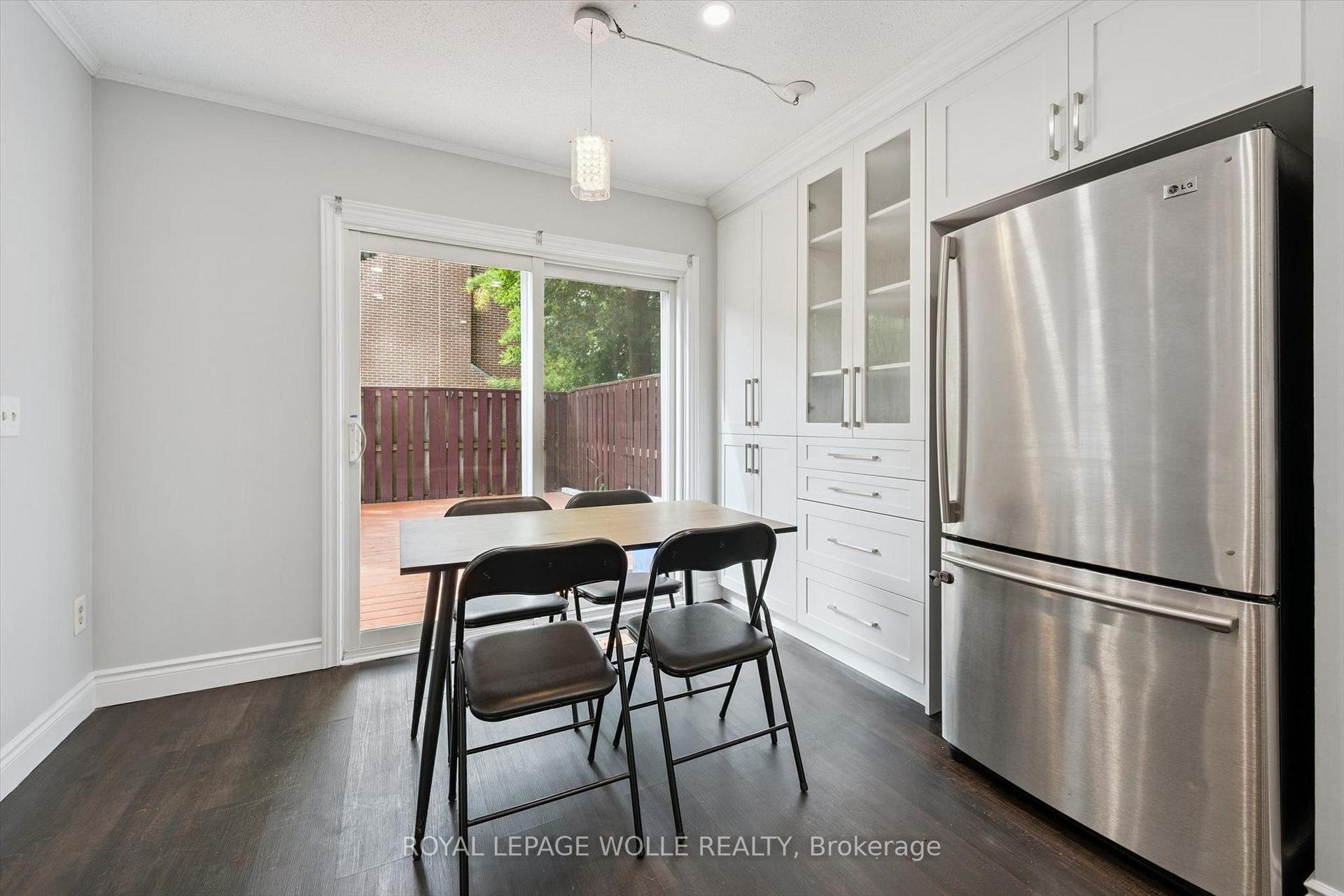 Photo 5 of Unit 11, 121 University Avenue E, Waterloo, Downtown Waterloo — HOMEH