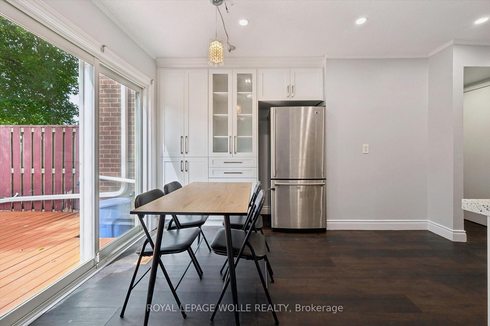Photo 7 of Unit 11, 121 University Avenue E, Waterloo, Downtown Waterloo — HOMEH