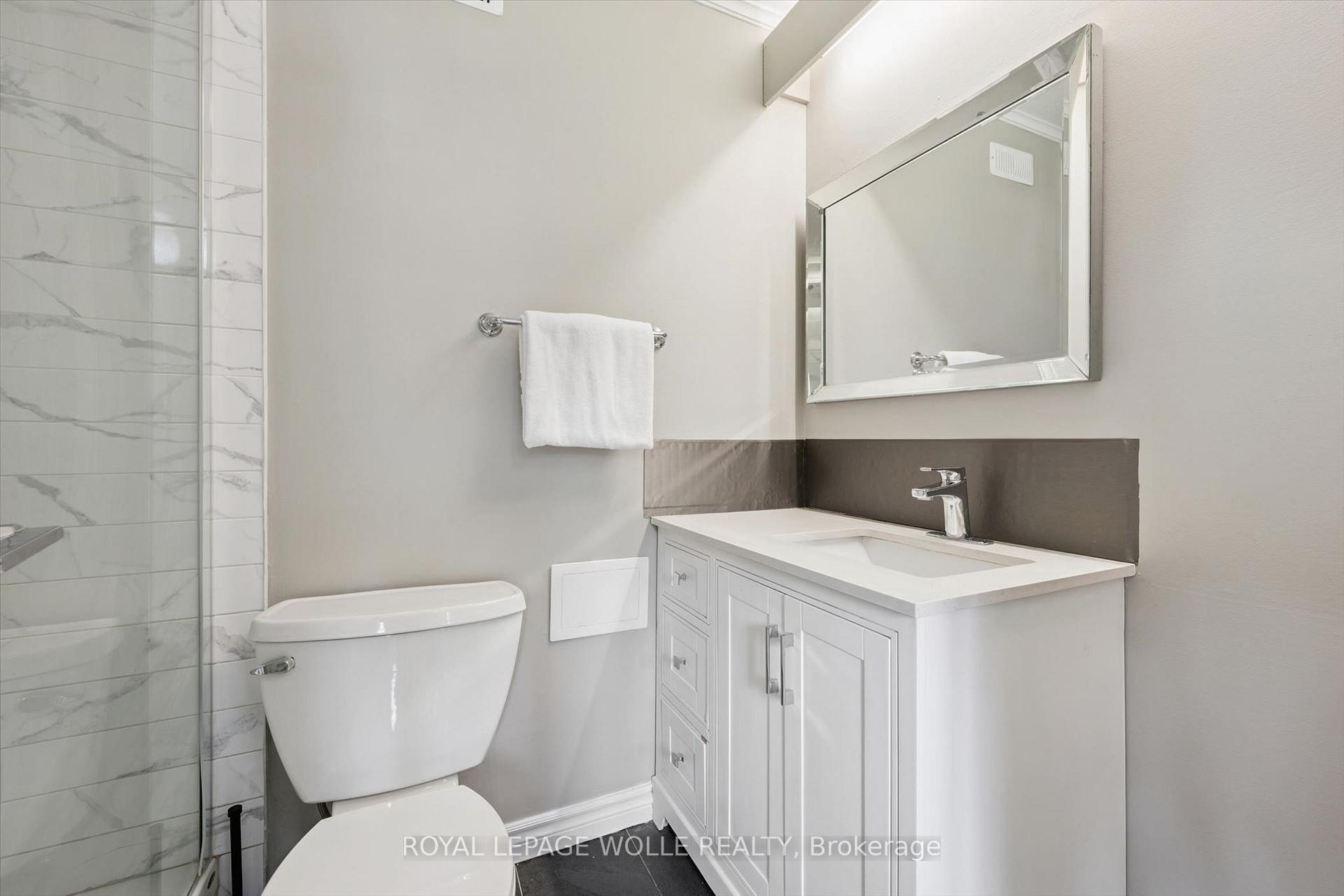 Photo 18 of Unit 11, 121 University Avenue E, Waterloo, Downtown Waterloo — HOMEH
