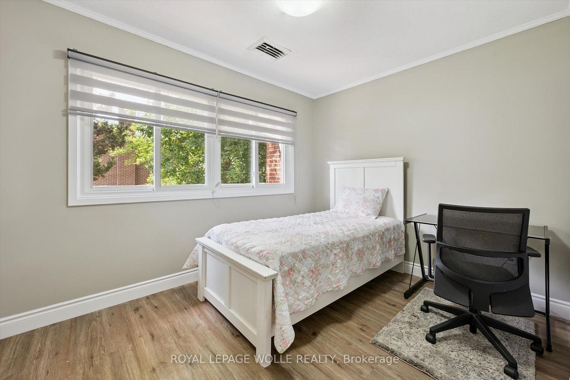 Photo 21 of Unit 11, 121 University Avenue E, Waterloo, Downtown Waterloo — HOMEH