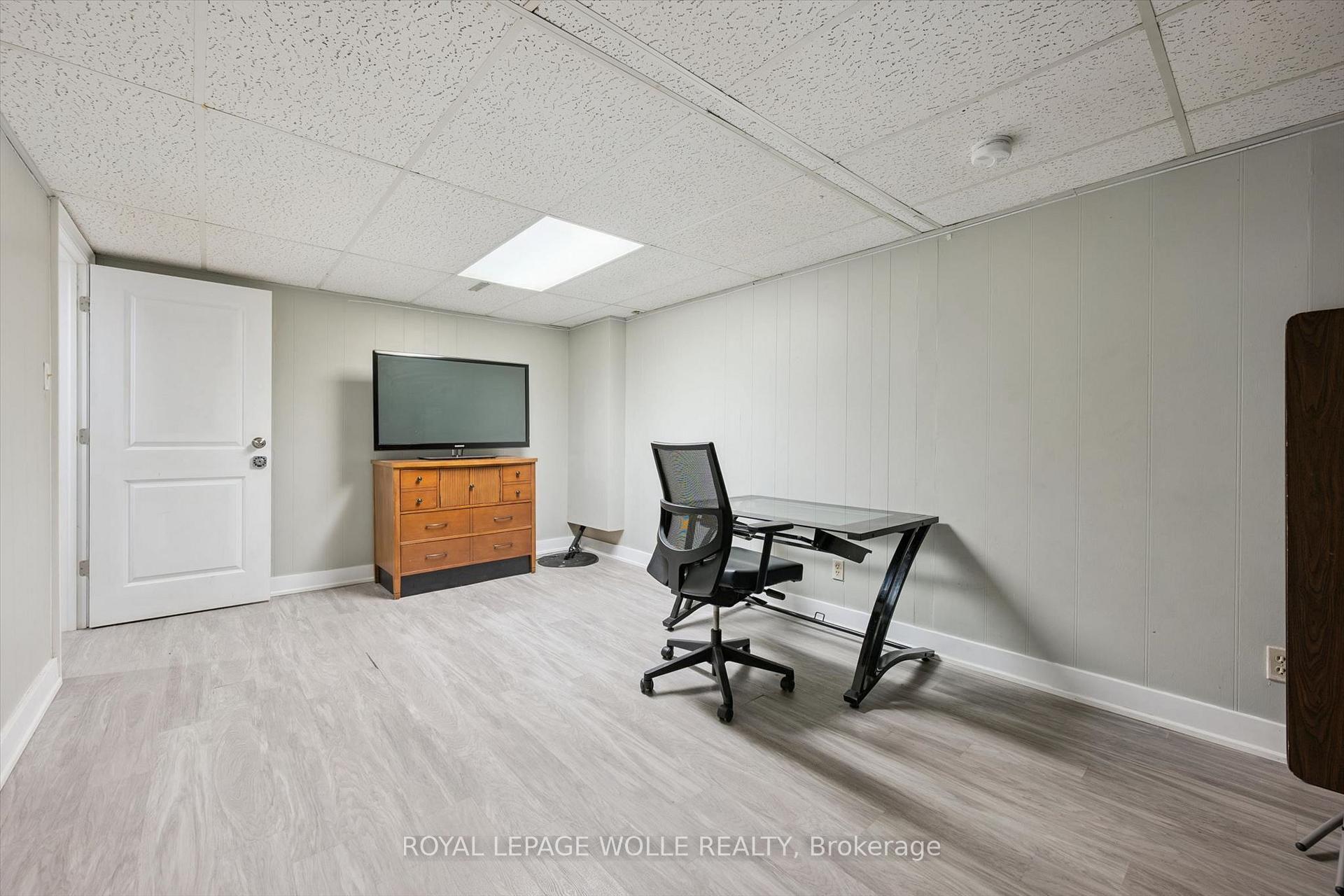 Photo 24 of Unit 11, 121 University Avenue E, Waterloo, Downtown Waterloo — HOMEH