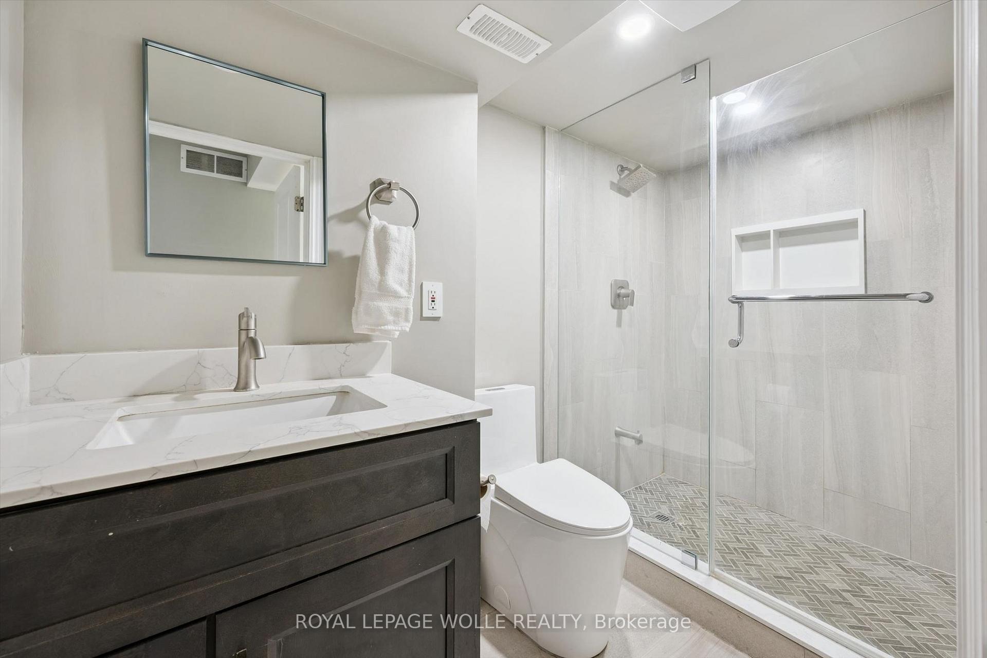 Photo 27 of Unit 11, 121 University Avenue E, Waterloo, Downtown Waterloo — HOMEH