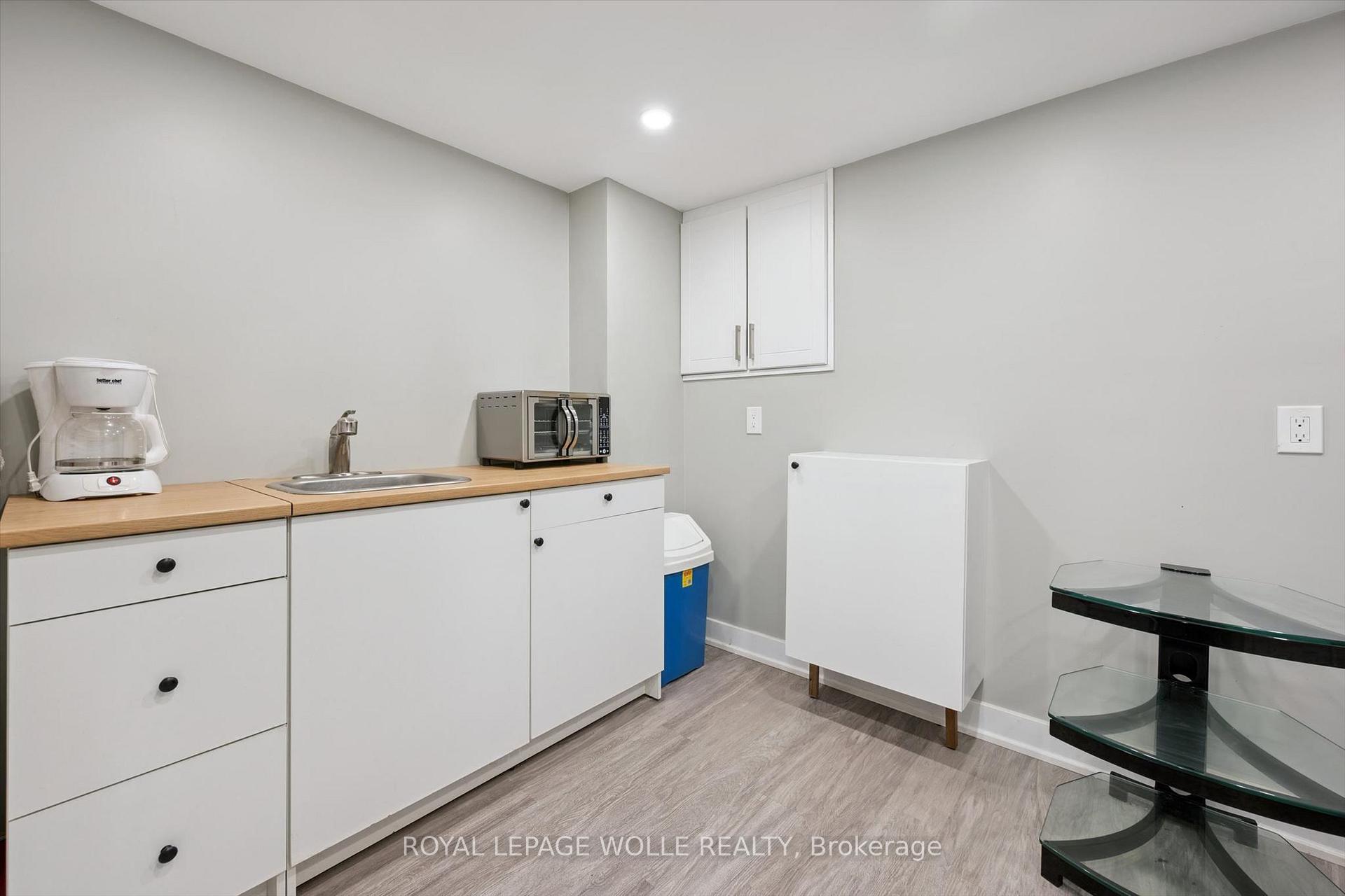 Photo 29 of Unit 11, 121 University Avenue E, Waterloo, Downtown Waterloo — HOMEH