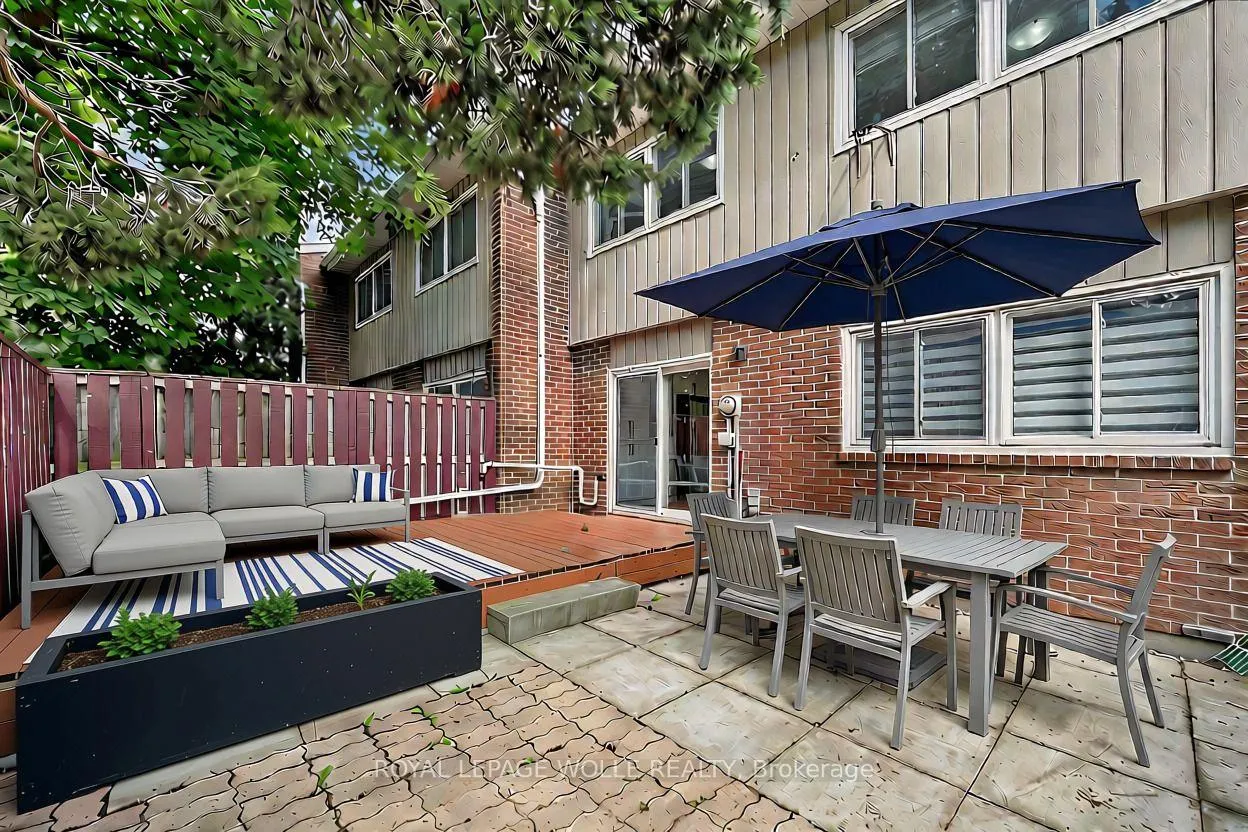 Photo 33 of Unit 11, 121 University Avenue E, Waterloo, Downtown Waterloo — HOMEH