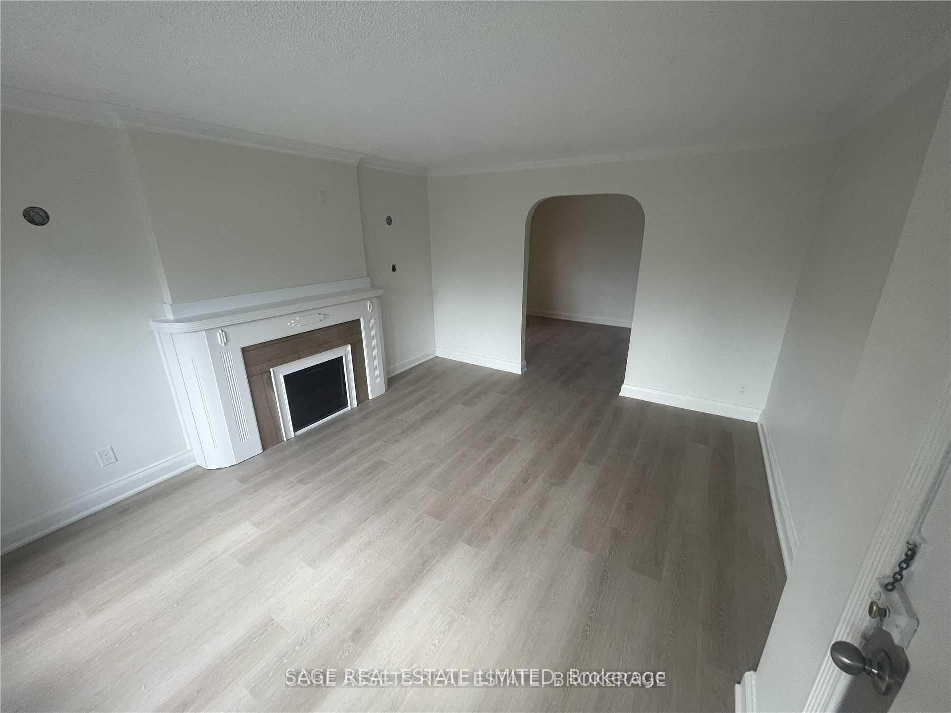 Photo 3 of Unit 4, 1083 Avenue Road, Toronto, Yonge-Eglinton — HOMEH