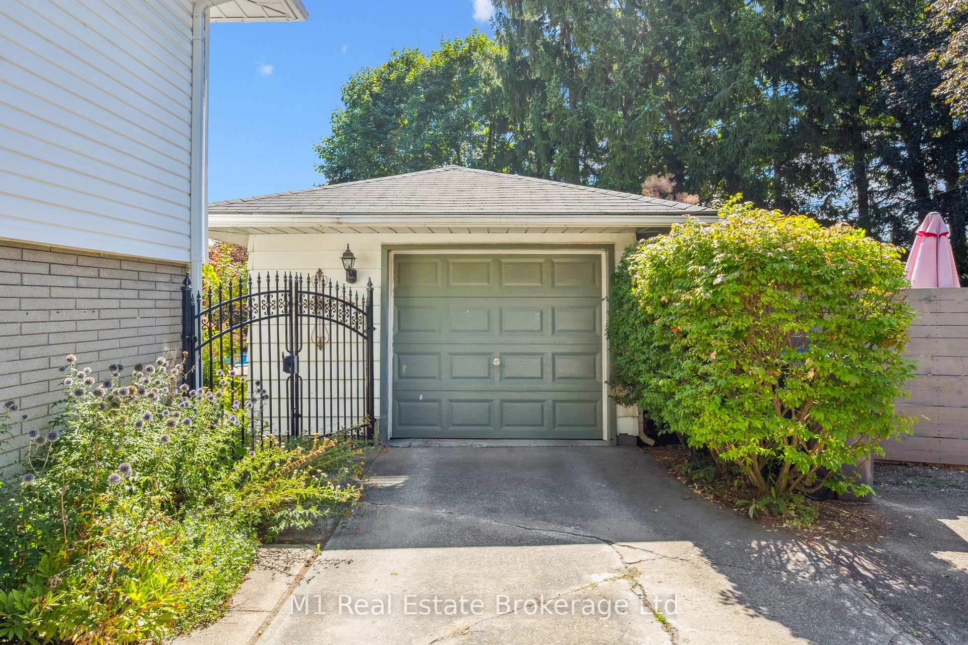 Photo 8 of 21 Gladstone Avenue, Guelph, Riverside Park — HOMEH