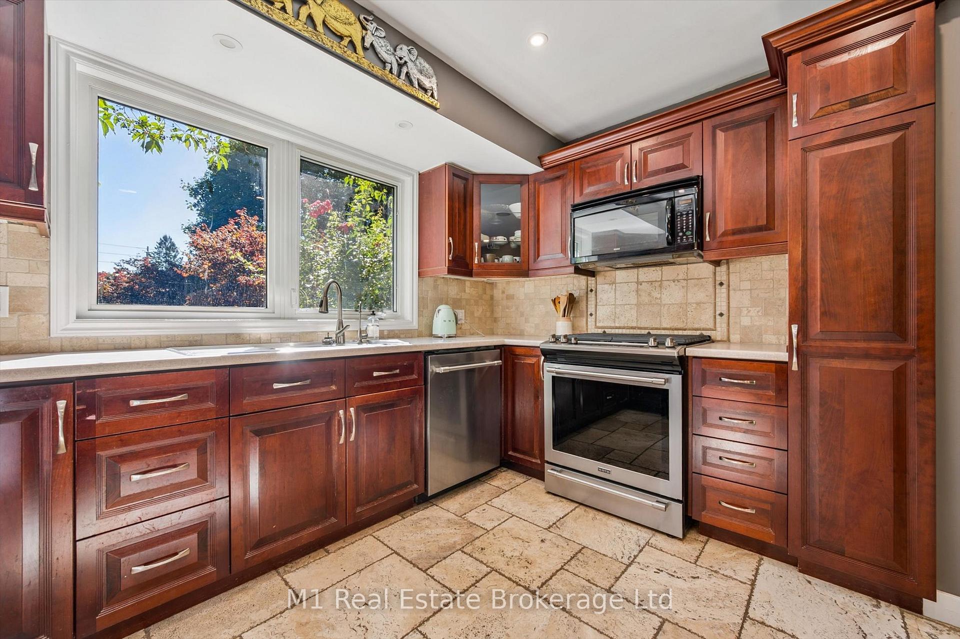 Photo 23 of 21 Gladstone Avenue, Guelph, Riverside Park — HOMEH