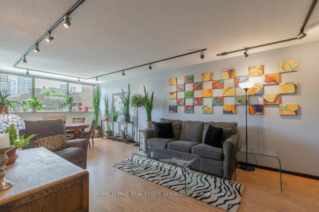 Photo 2 of Unit 409, 15 Maitland Place, Toronto, Cabbagetown-South St. James Town — HOMEH