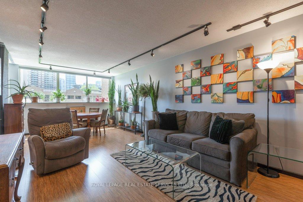 Photo 3 of Unit 409, 15 Maitland Place, Toronto, Cabbagetown-South St. James Town — HOMEH