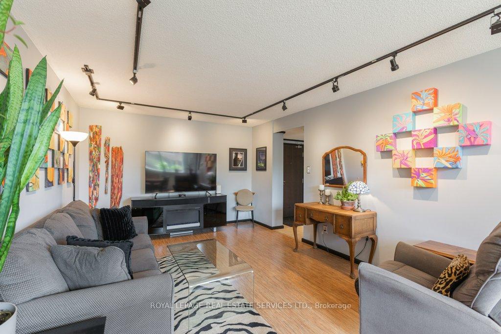 Photo 6 of Unit 409, 15 Maitland Place, Toronto, Cabbagetown-South St. James Town — HOMEH