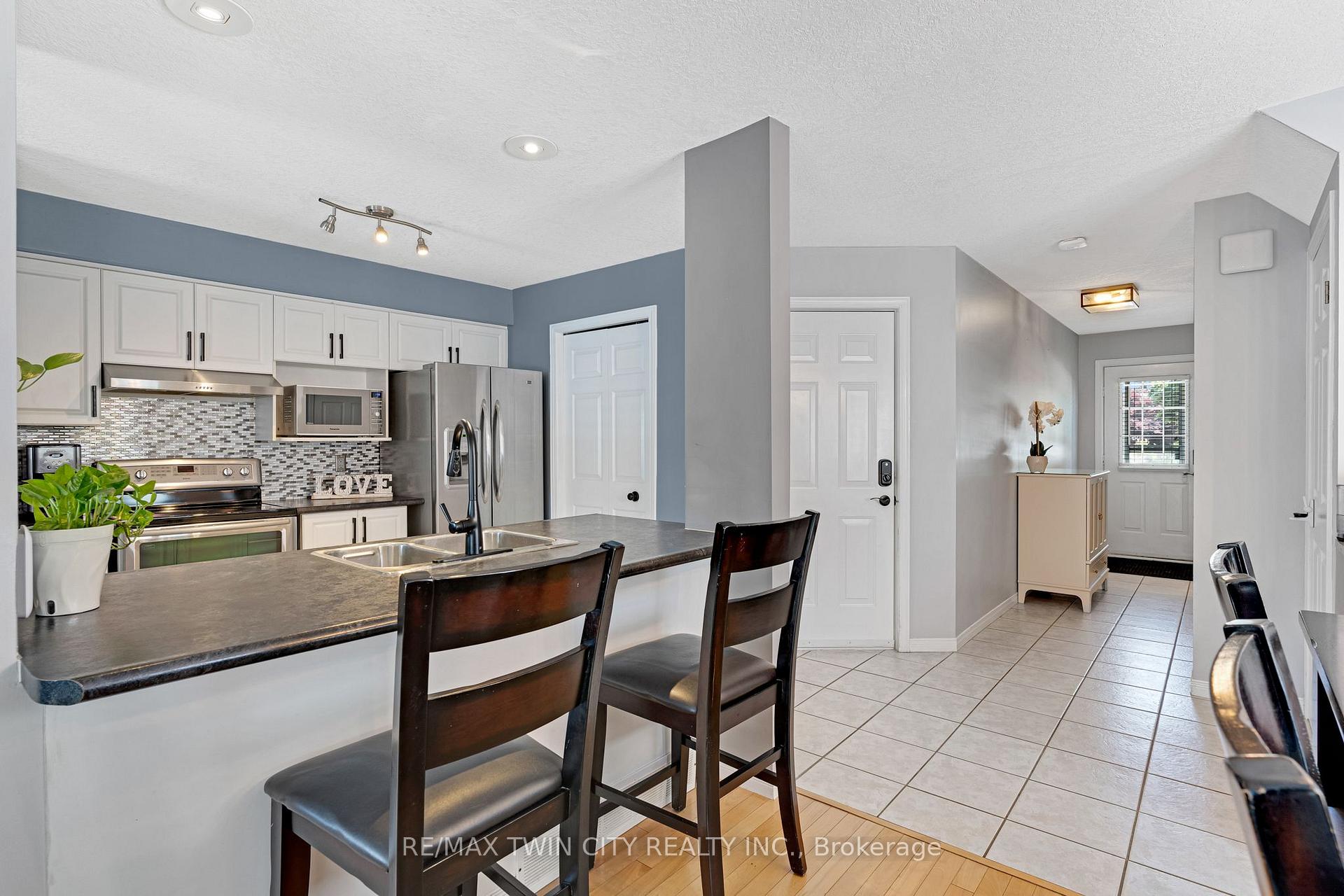 Photo 12 of 87 Marston Crescent, Cambridge, Hespeler Village — HOMEH