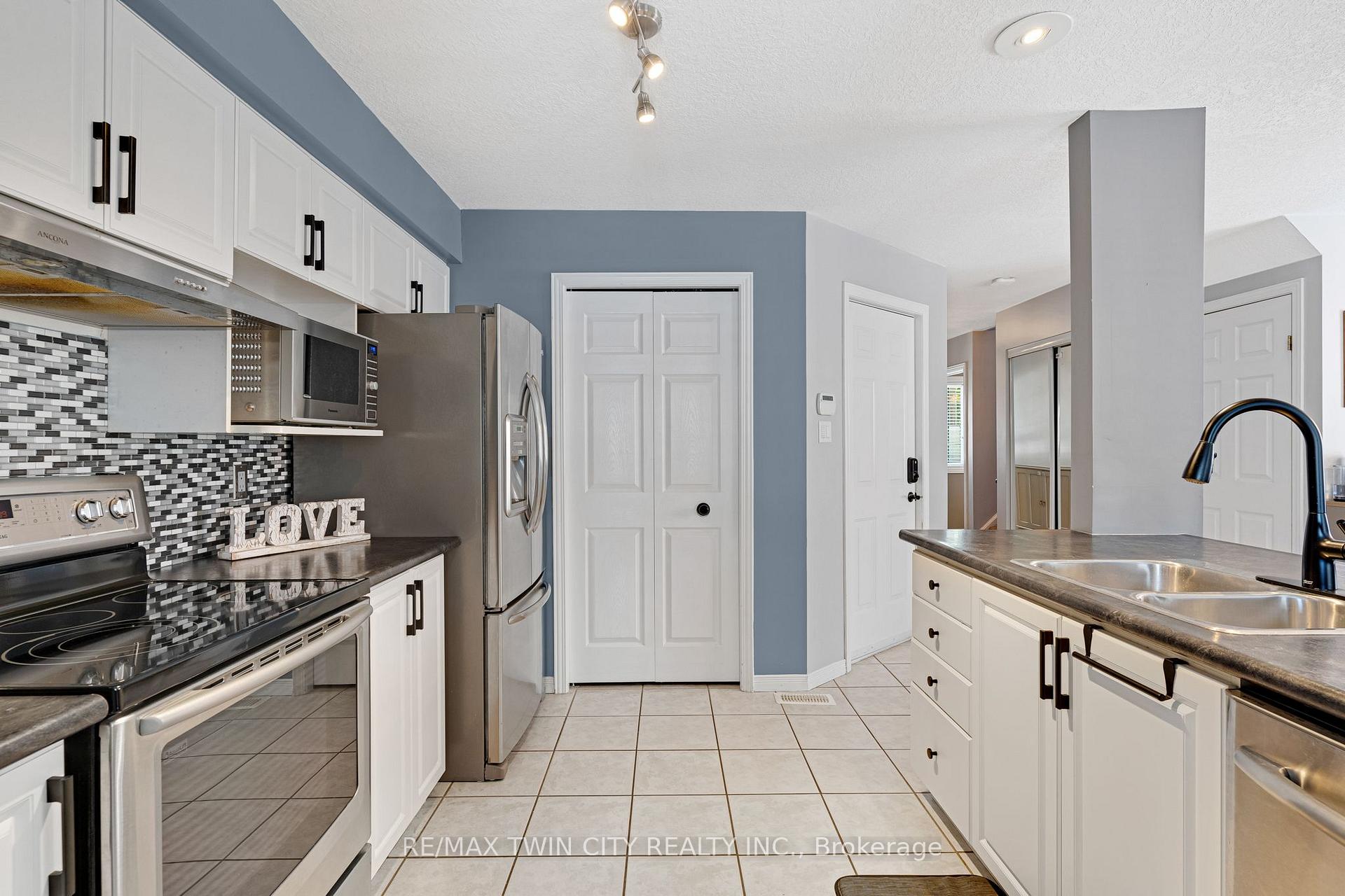 Photo 13 of 87 Marston Crescent, Cambridge, Hespeler Village — HOMEH