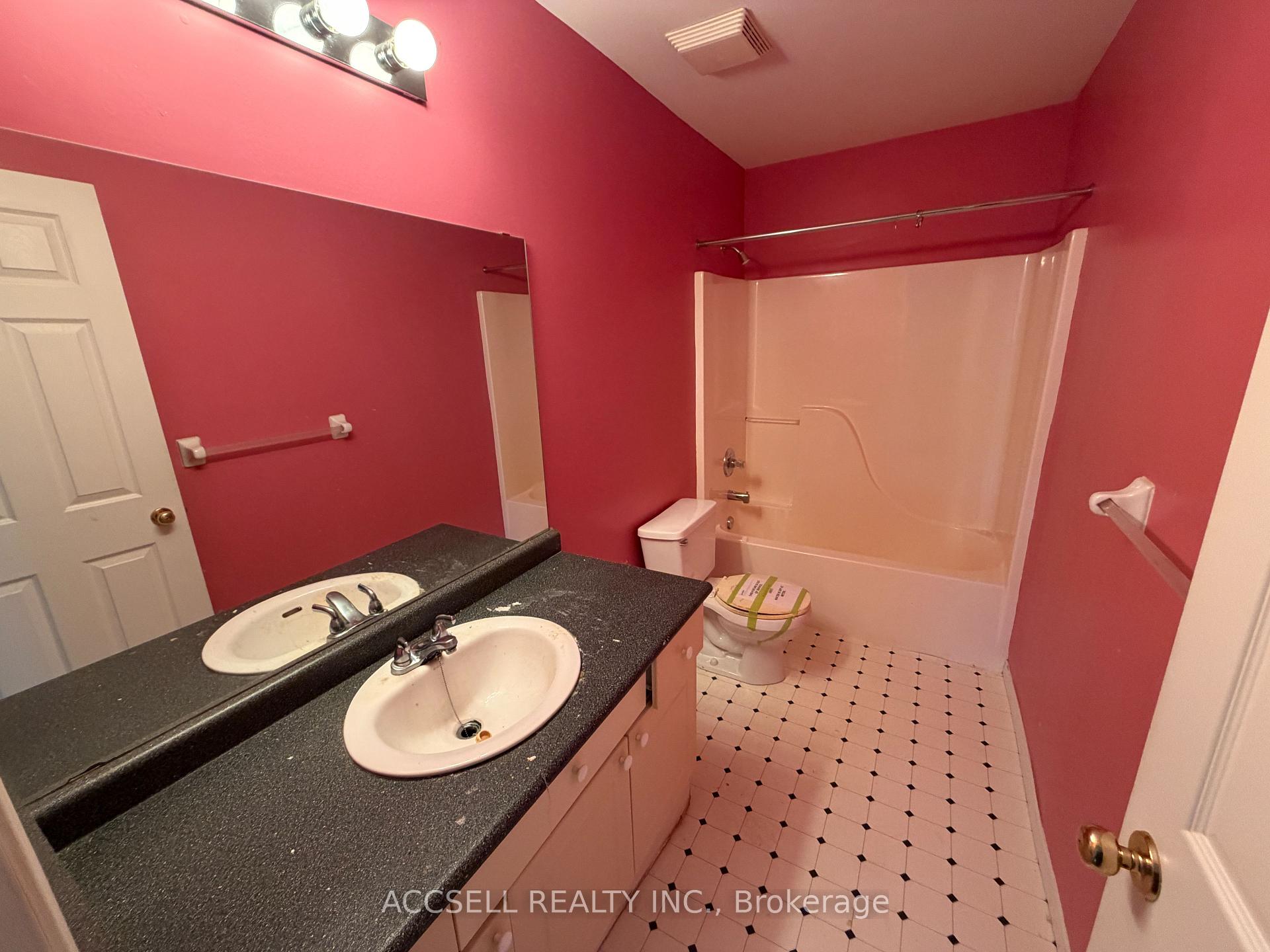 Photo 5 of Unit 50, 325 Lighthouse Road, London, South U — HOMEH